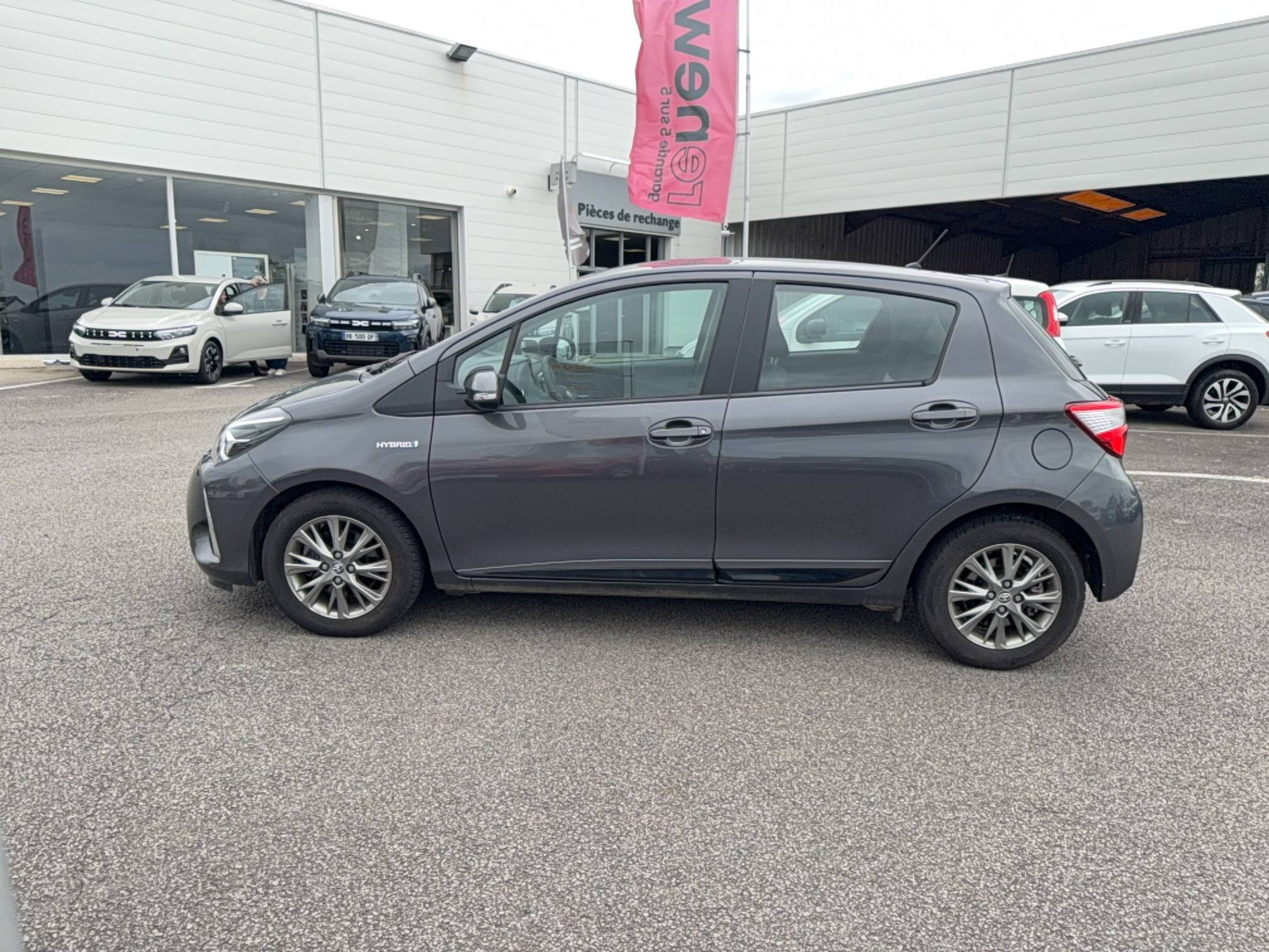 Vente en ligne Toyota Yaris Yaris Hybride 100h au prix de 16 990 €