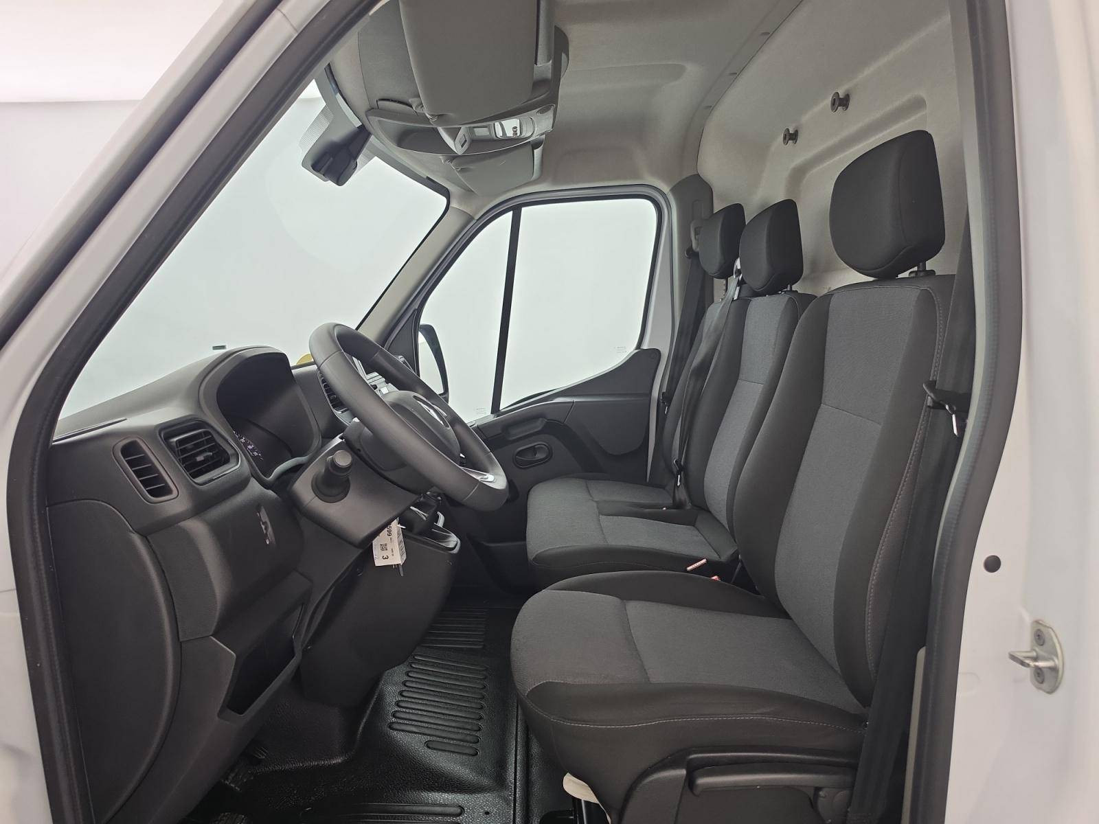 Vente en ligne Renault Master Fourgon MASTER FGN TRAC F3500 L2H2 BLUE DCI 135 au prix de 21 490 €