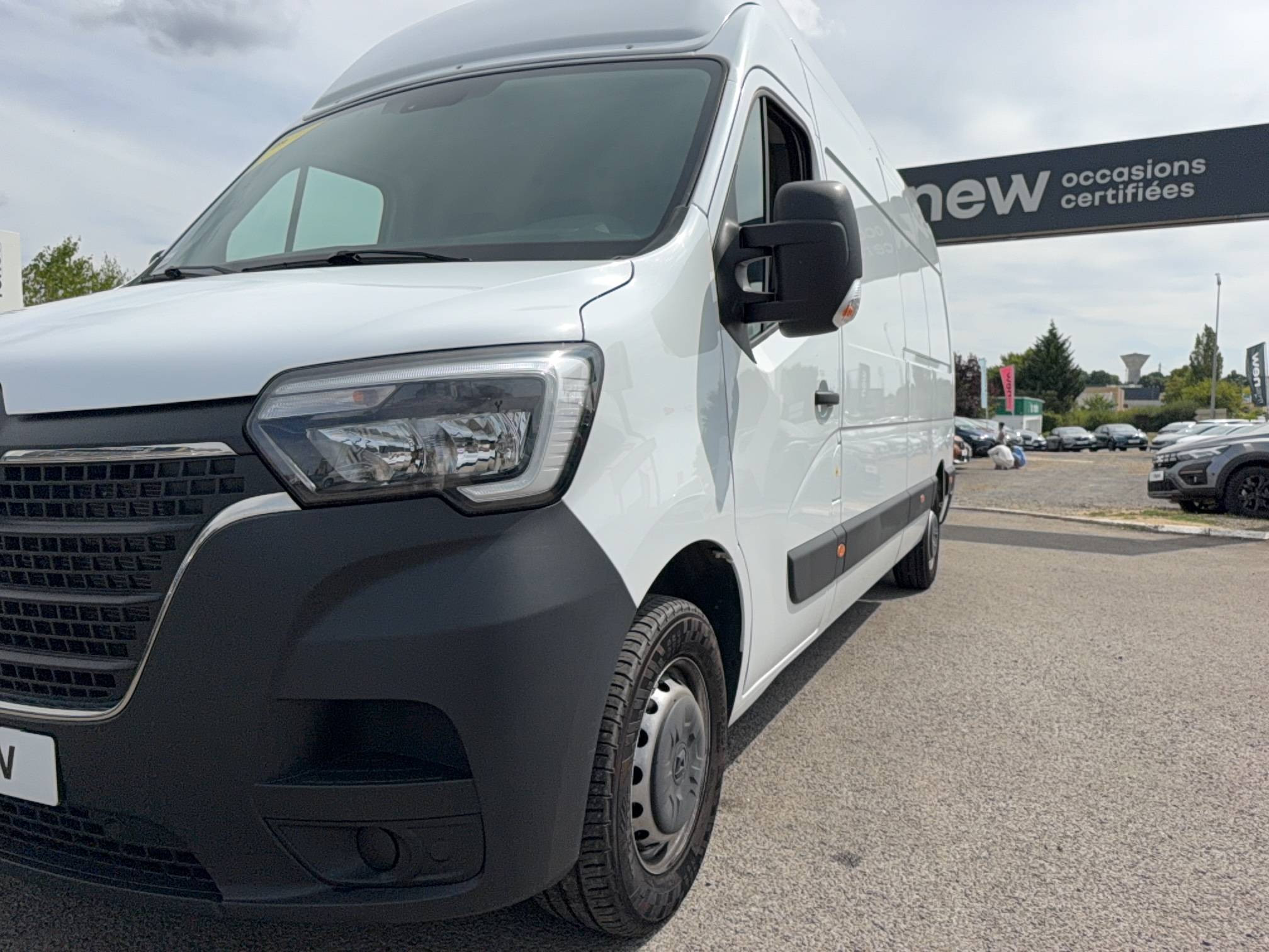 Vente en ligne Renault Master Fourgon MASTER FGN TRAC F3500 L3H3 BLUE DCI 135 au prix de 23 990 €