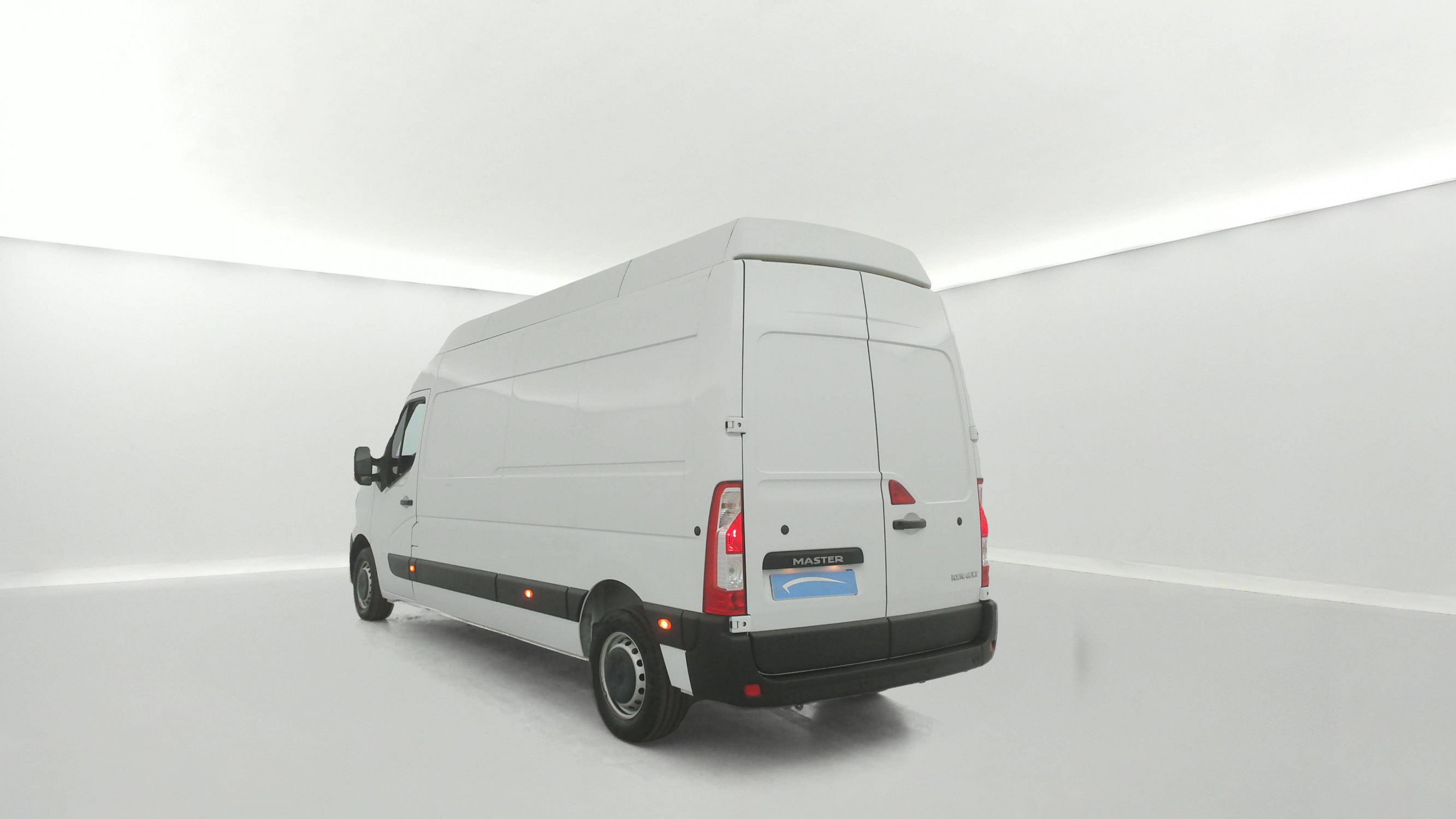 Vente en ligne Renault Master Fourgon MASTER FGN TRAC F3500 L3H3 BLUE DCI 135 au prix de 28 990 €