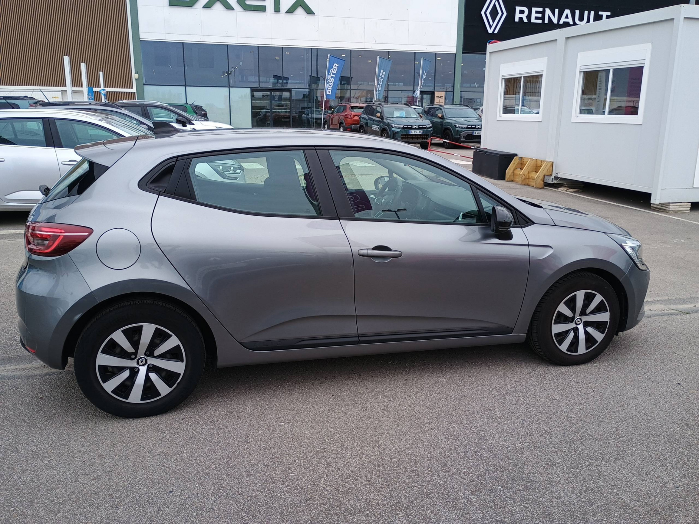 Vente en ligne Renault Clio 5 Clio TCe 90 au prix de 13 790 €