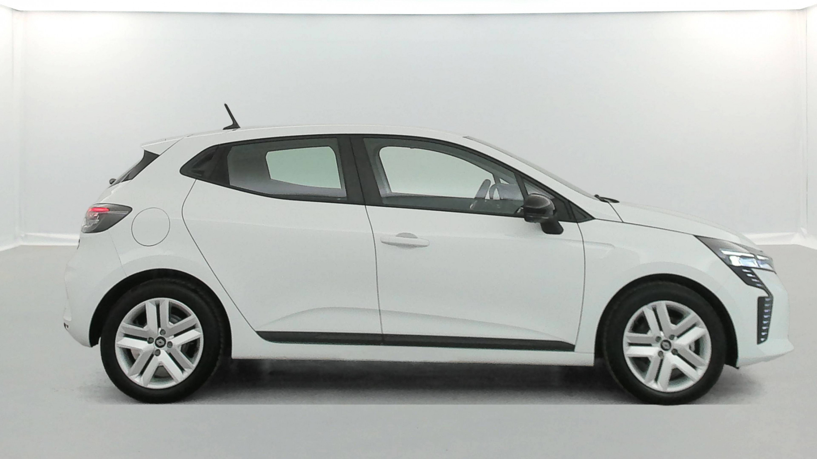 Vente en ligne Renault Clio 5 Clio E-Tech full hybrid 145 ch GSR2 au prix de 19 990 €