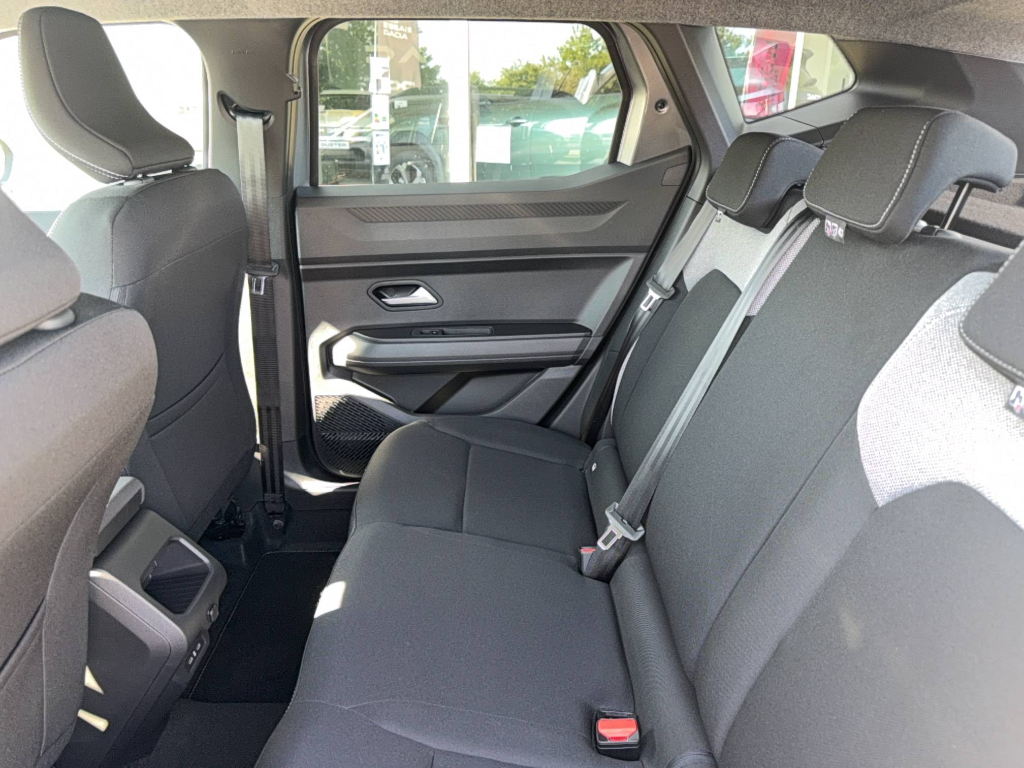 Vente en ligne Dacia Duster  Hybrid 155 au prix de 29 890 €