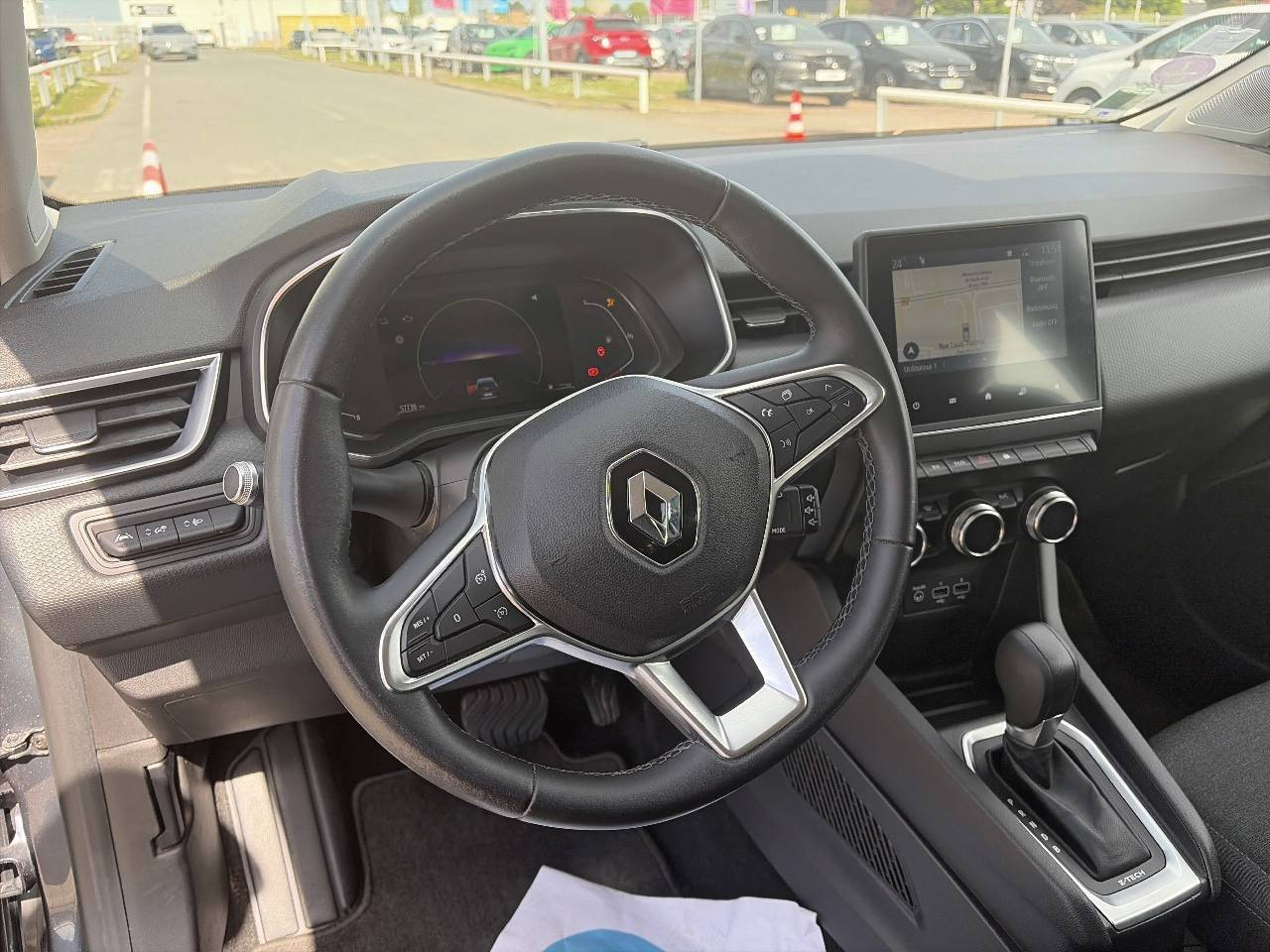 Vente en ligne Renault Clio 5 Clio E-Tech 140 - 21N au prix de 14 790 €