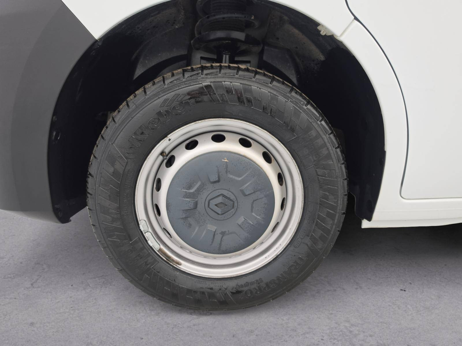 Vente en ligne Renault Master Fourgon MASTER FGN TRAC F3500 L2H2 BLUE DCI 135 au prix de 20 980 €