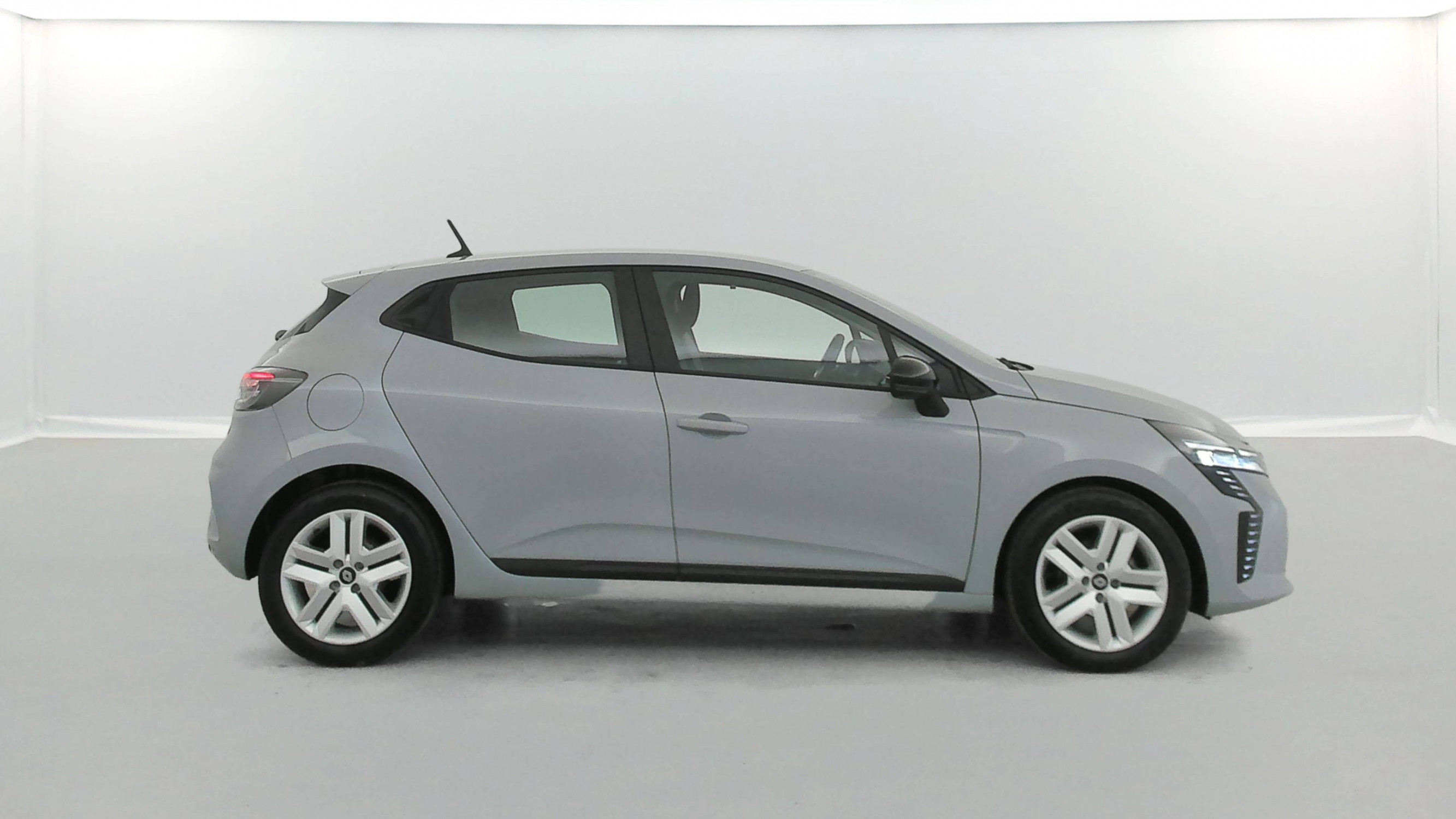 Vente en ligne Renault Clio 5 Clio TCe 90 au prix de 15 990 €
