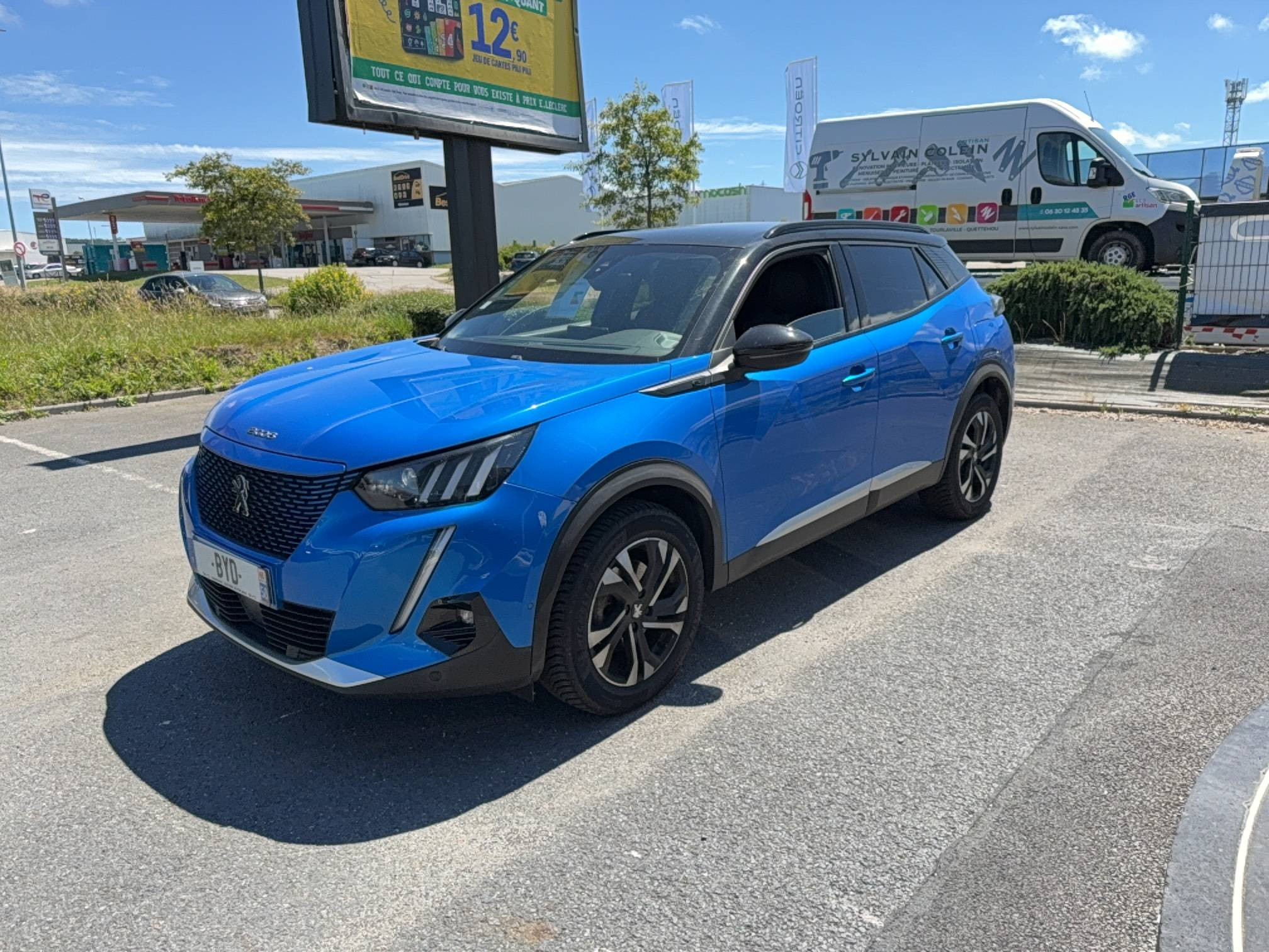 Vente en ligne Peugeot E-2008  136 ch au prix de 11 990 €