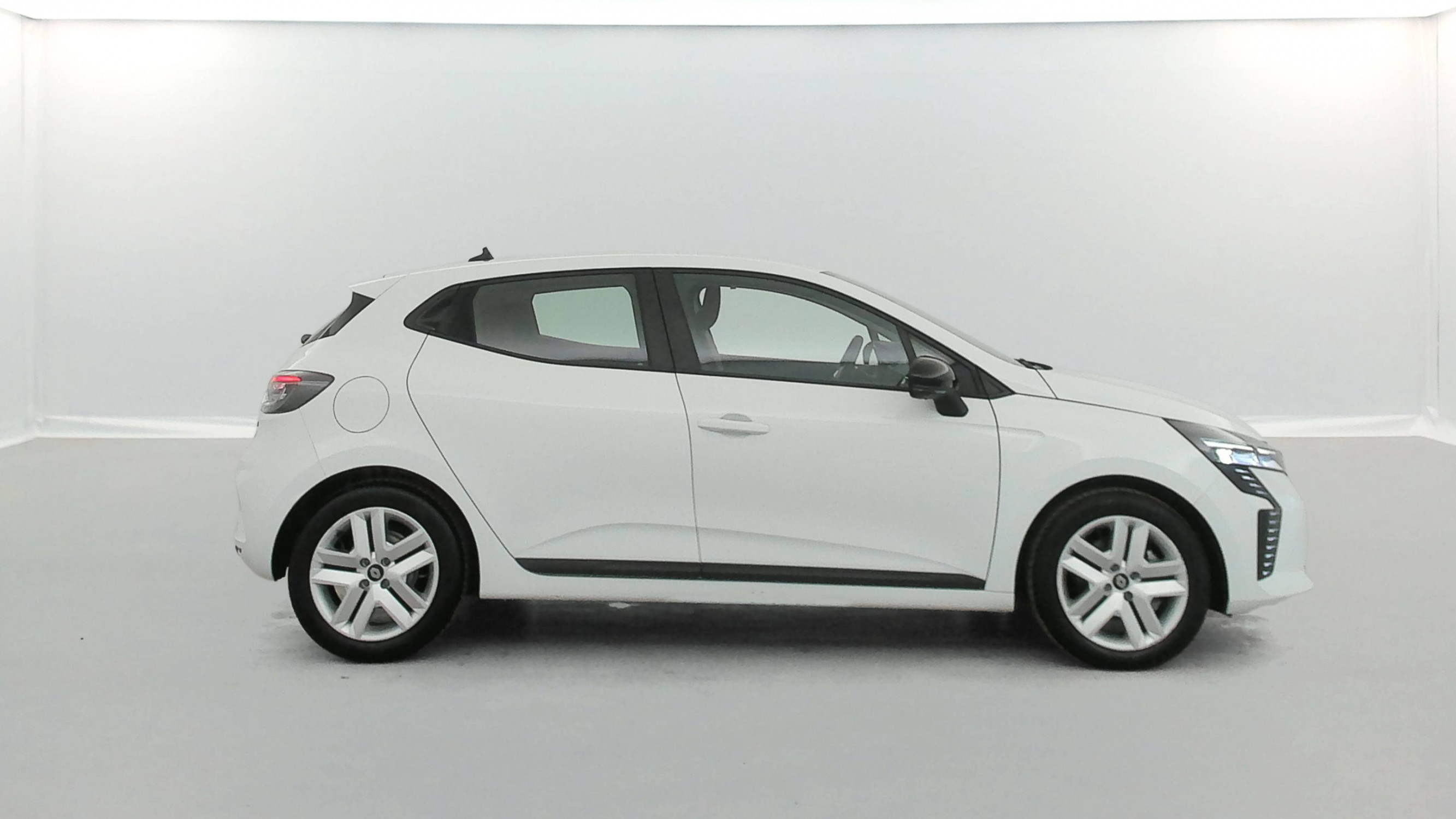 Vente en ligne Renault Clio 5 Clio E-Tech full hybrid 145 ch GSR2 au prix de 18 890 €