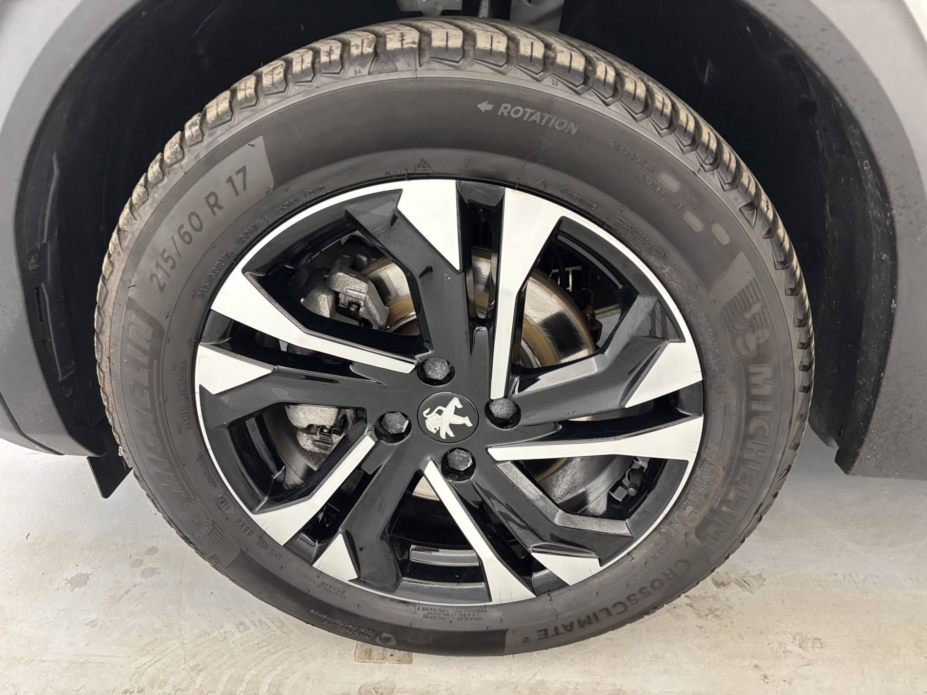 Vente en ligne Peugeot 2008  BlueHDi 130 S&S EAT8 au prix de 17 490 €