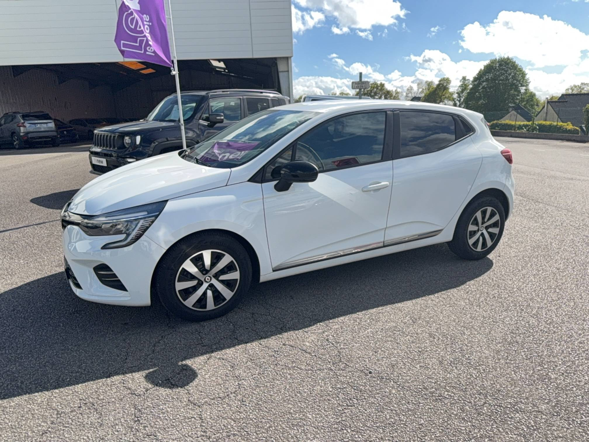 Vente en ligne Renault Clio 5 Clio TCe 90 au prix de 14 990 €