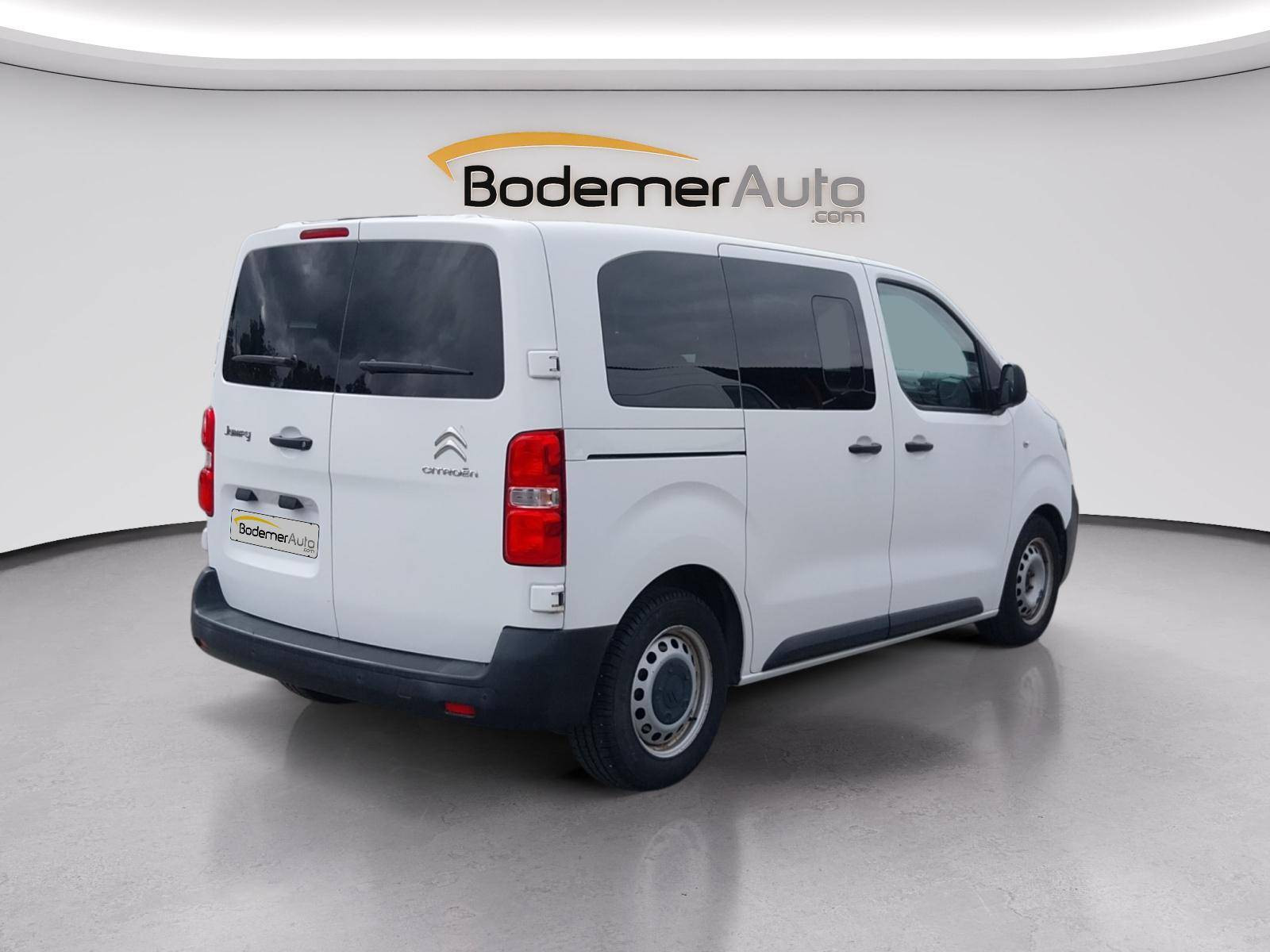 Vente en ligne Citroën Jumpy Combi Jumpy XS BlueHDi 120 S&S BVM6 au prix de 22 890 €