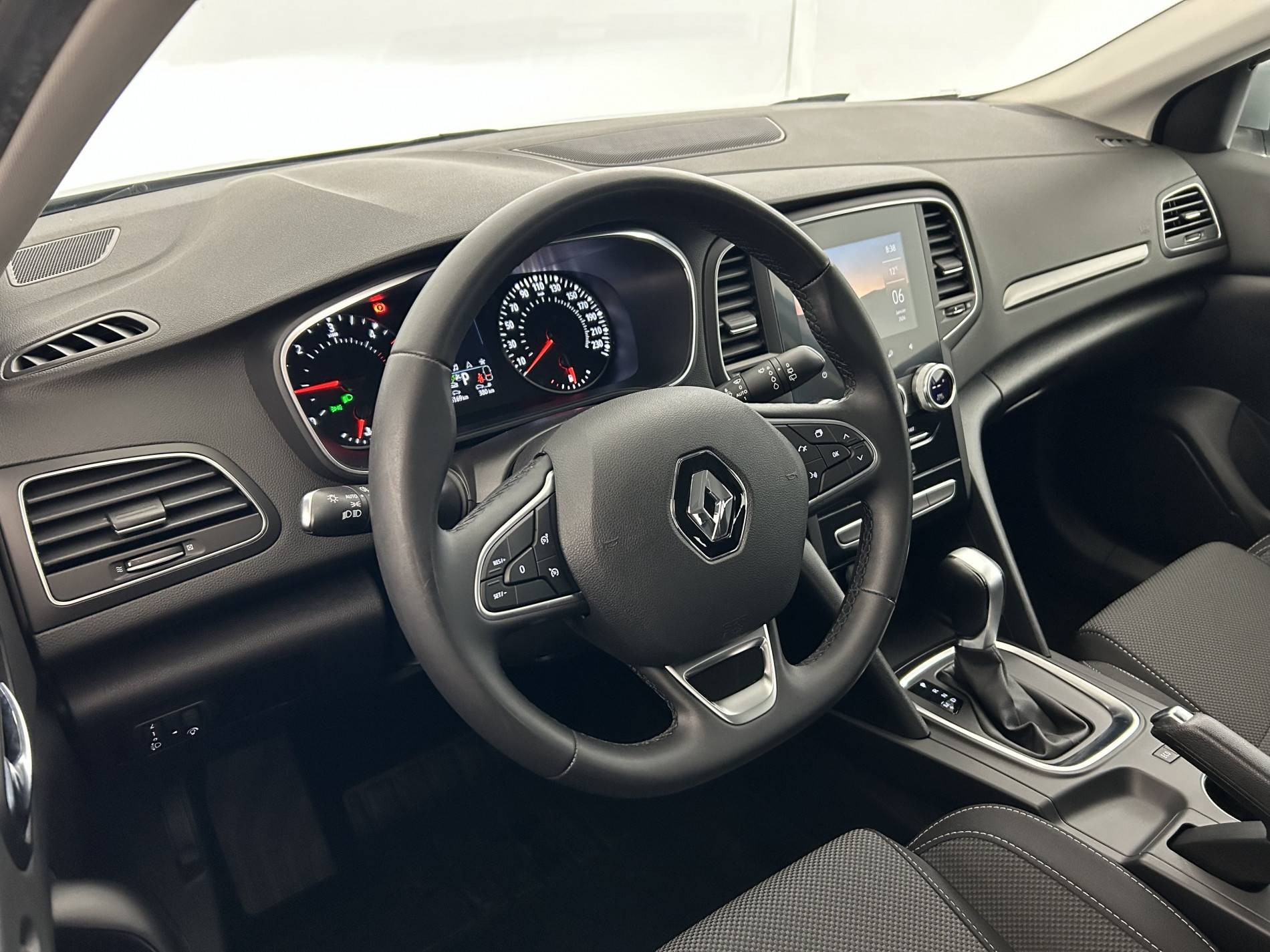 Vente en ligne Renault Megane 4  Blue dCi 115 EDC au prix de 14 590 €