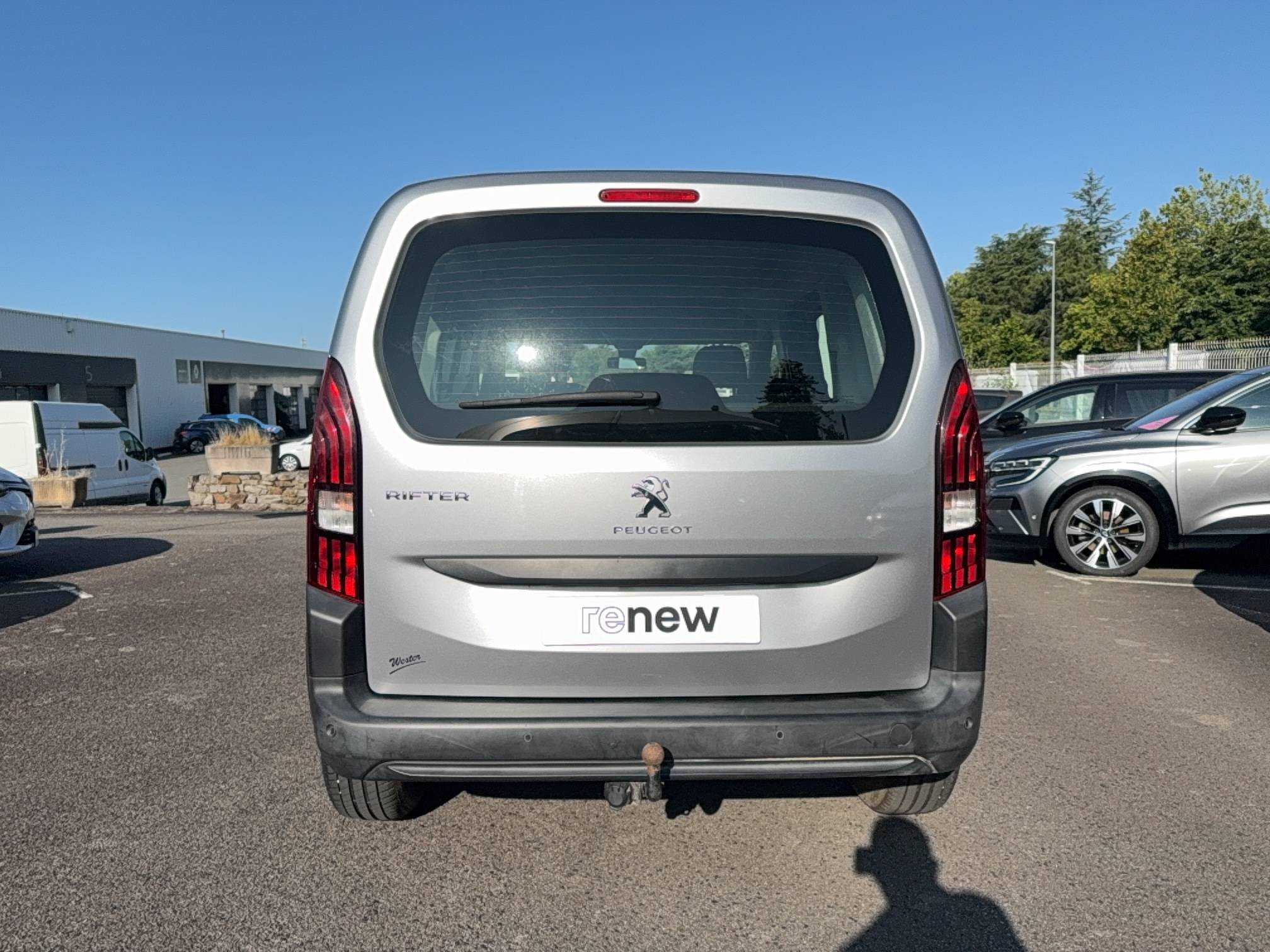 Vente en ligne Peugeot Rifter  Standard BlueHDi 100 BVM5 au prix de 15 490 €