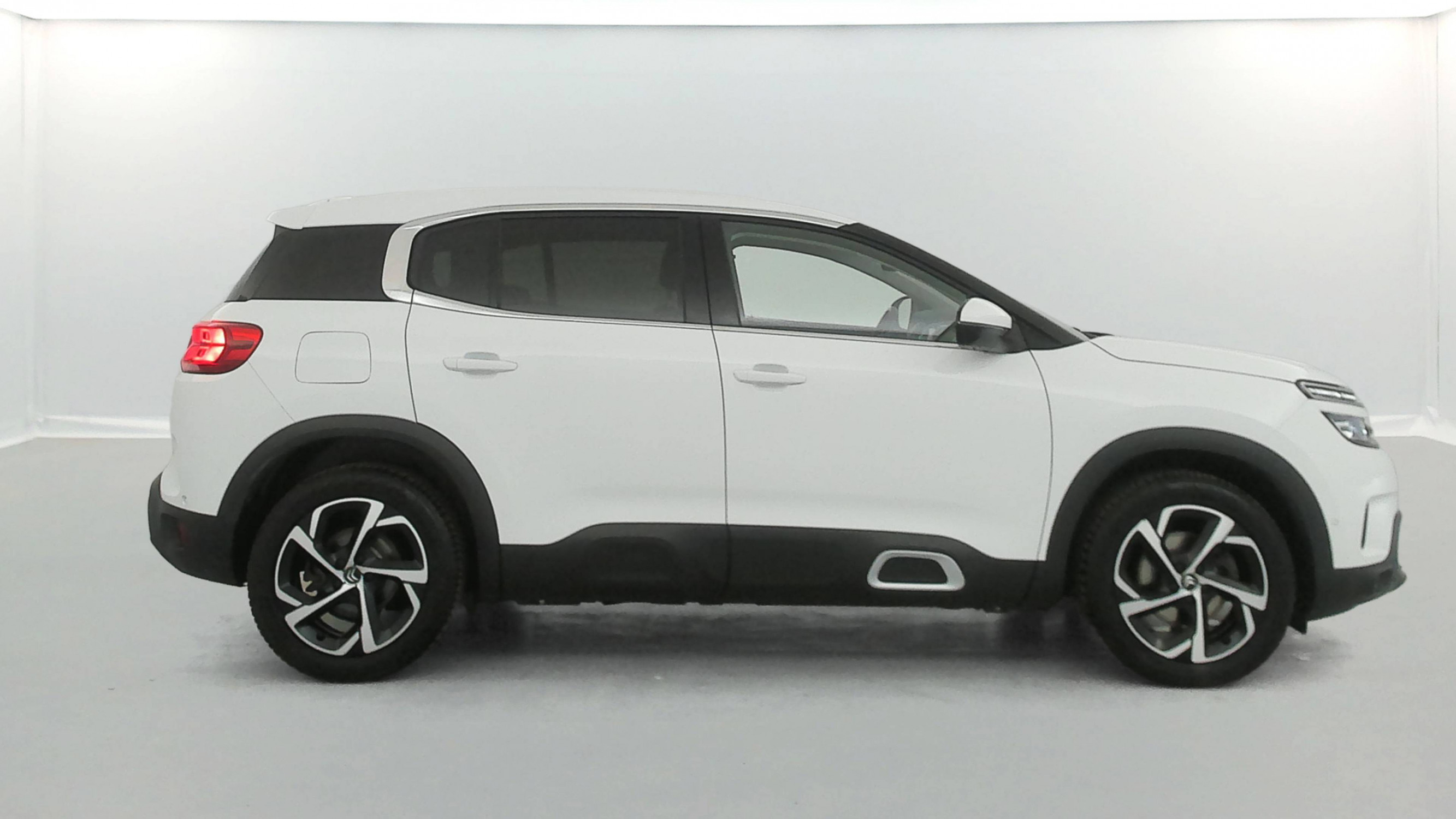 Vente en ligne Citroën C5 Aircross C5 Aircross BlueHDi 130 S&S EAT8 au prix de 17 190 €