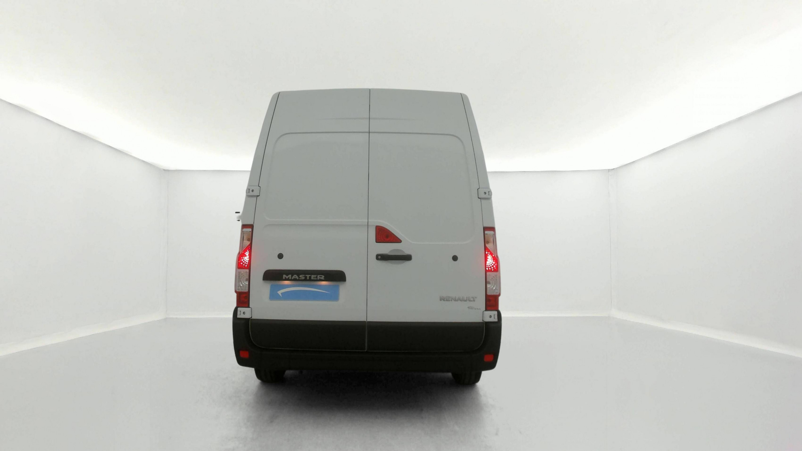 Vente en ligne Renault Master Fourgon MASTER FGN TRAC F3500 L2H2 BLUE DCI 135 au prix de 27 990 €