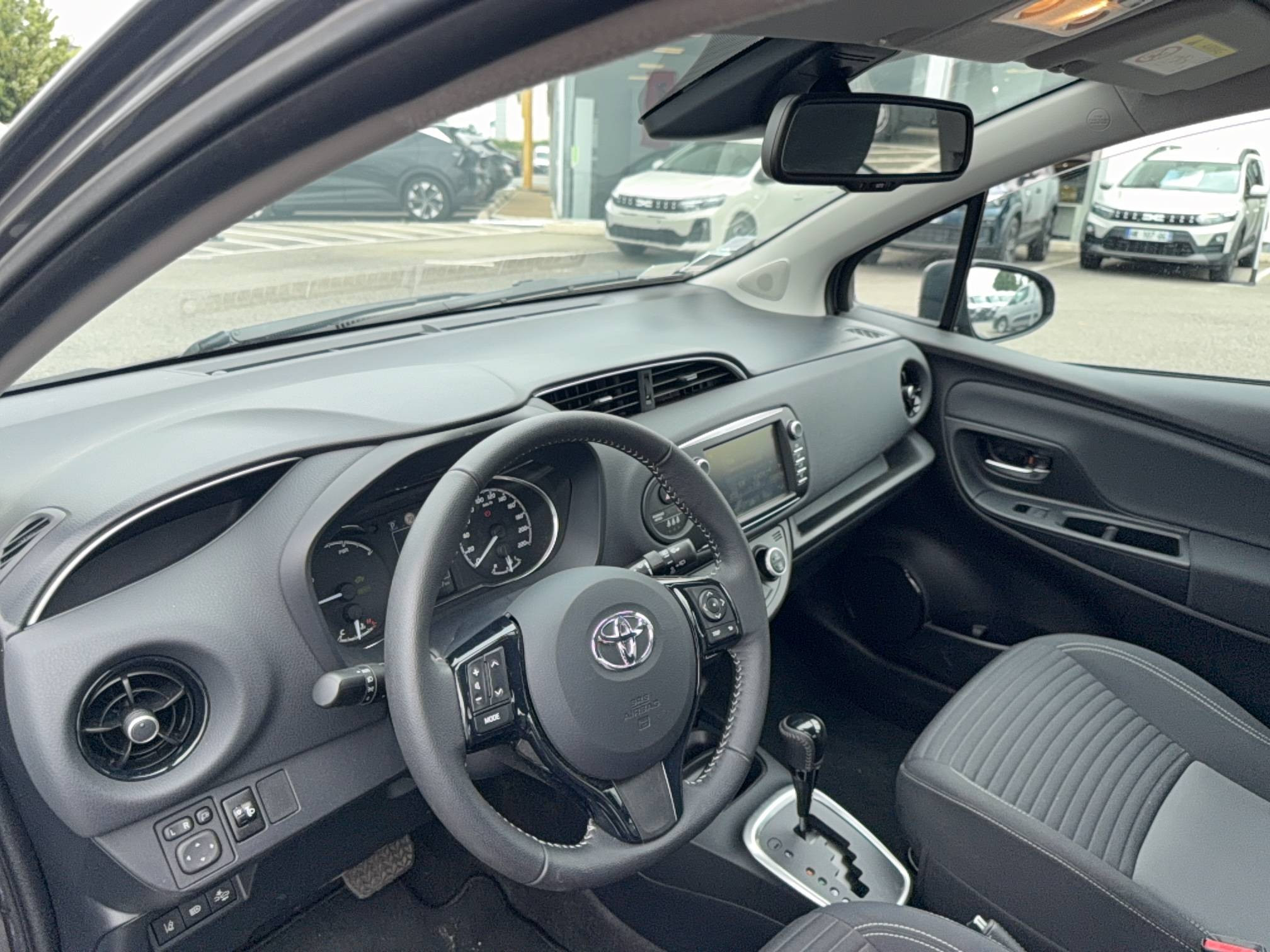 Vente en ligne Toyota Yaris Yaris Hybride 100h au prix de 16 990 €