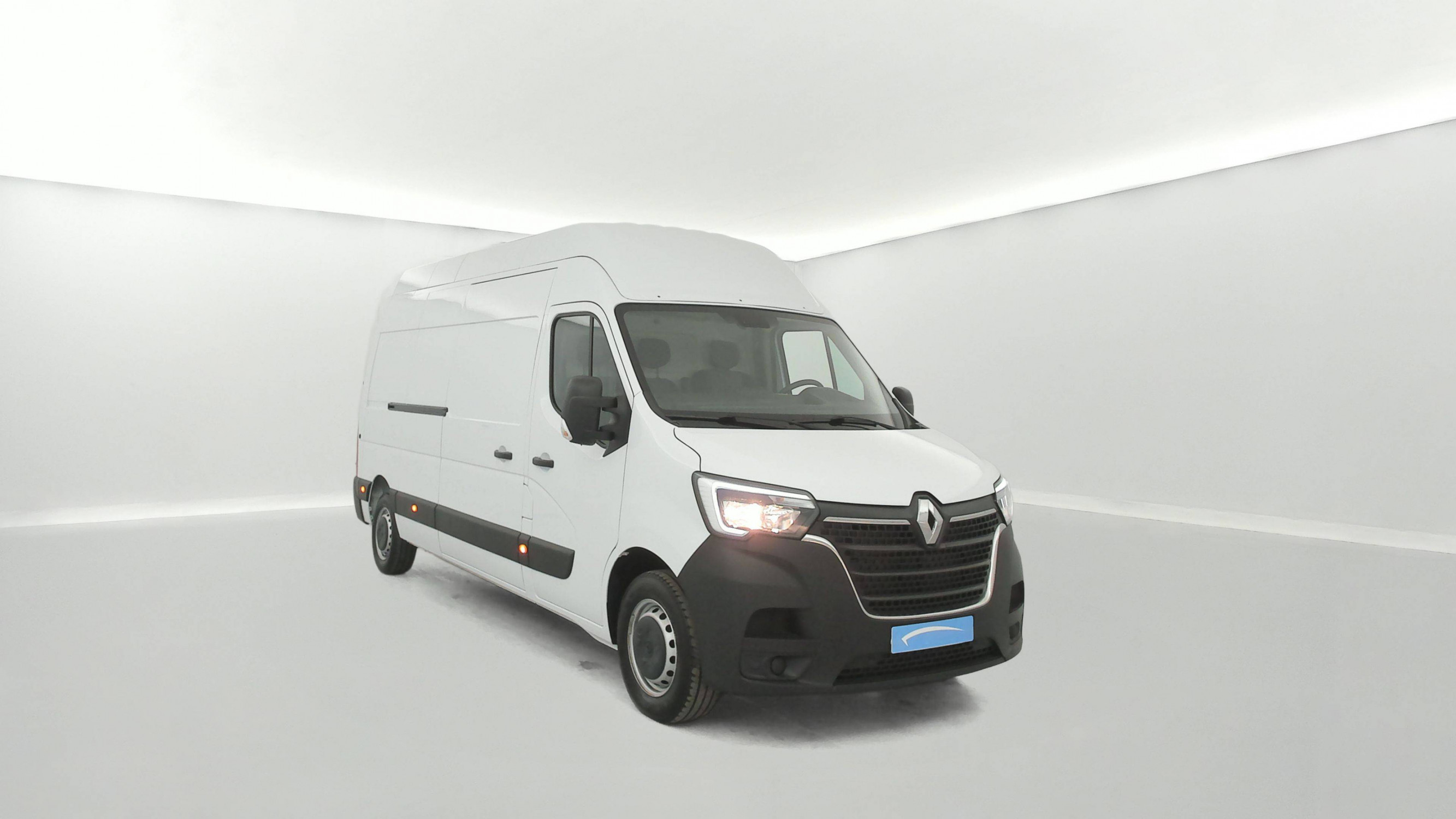 Vente en ligne Renault Master Fourgon MASTER FGN TRAC F3500 L3H3 BLUE DCI 135 au prix de 28 490 €