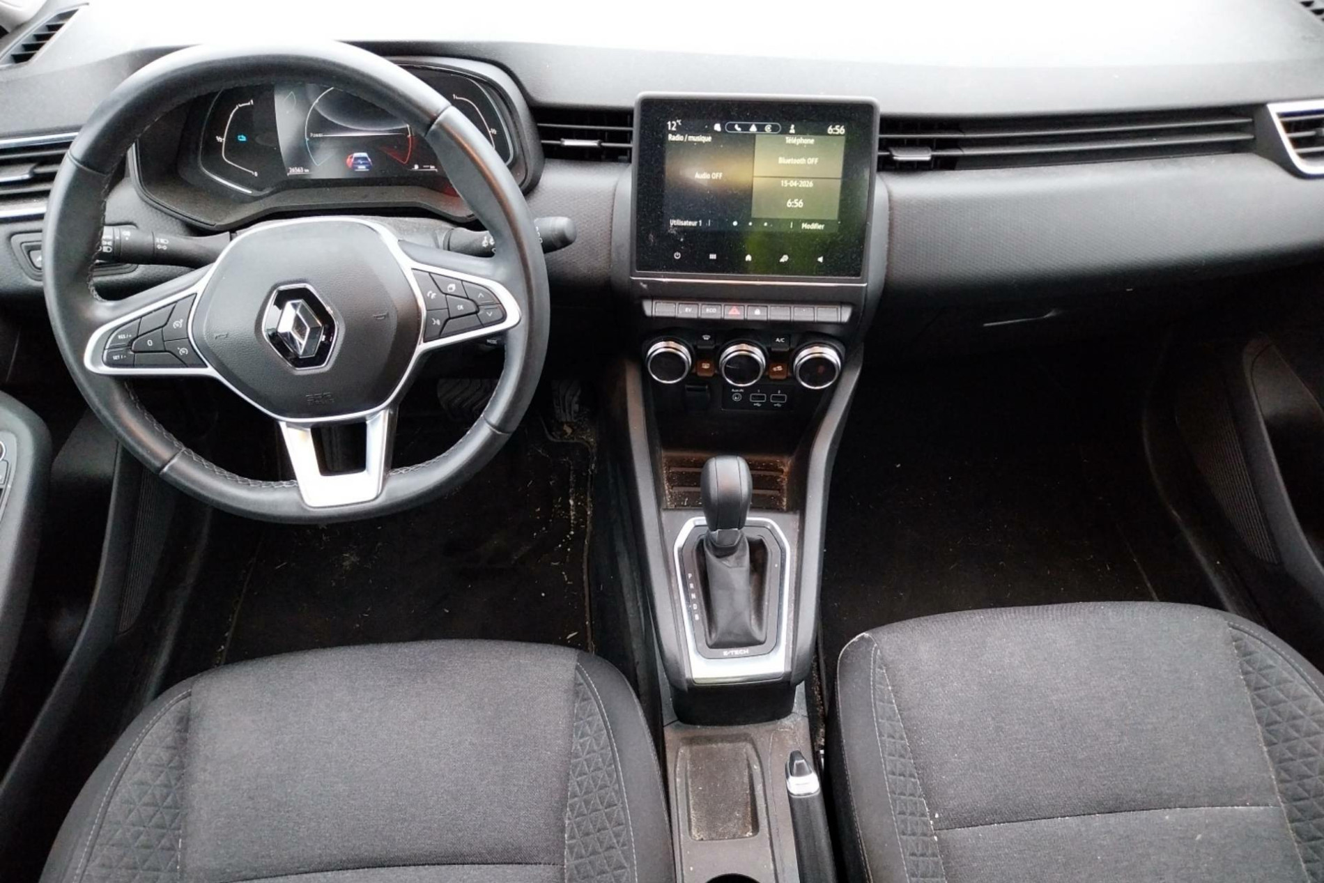 Vente en ligne Renault Clio 5 Clio E-Tech 140 - 21N au prix de 16 500 €