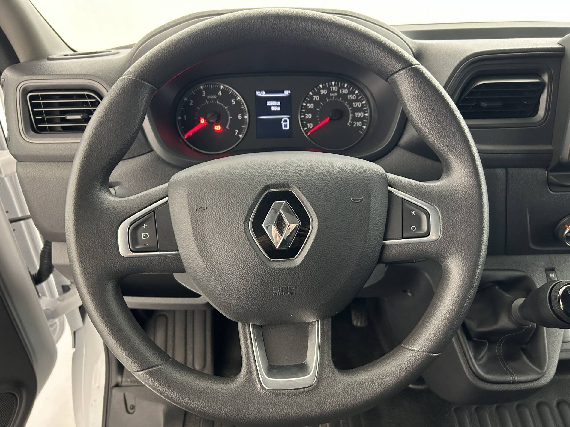 Vente en ligne Renault Master Fourgon MASTER FGN TRAC F3500 L2H2 BLUE DCI 135 au prix de 25 490 €