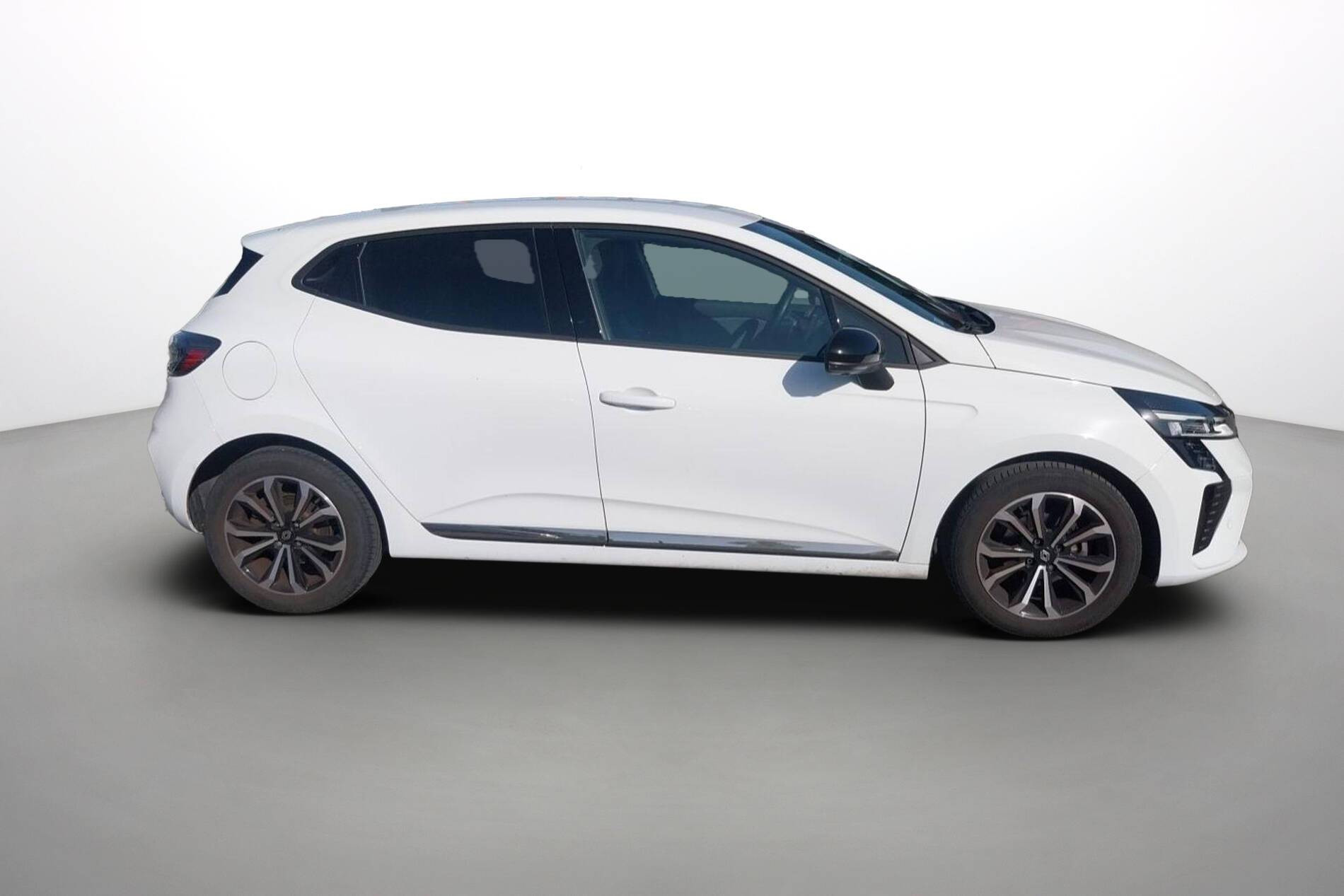 Vente en ligne Renault Clio 5 Clio TCe 90 au prix de 15 990 €