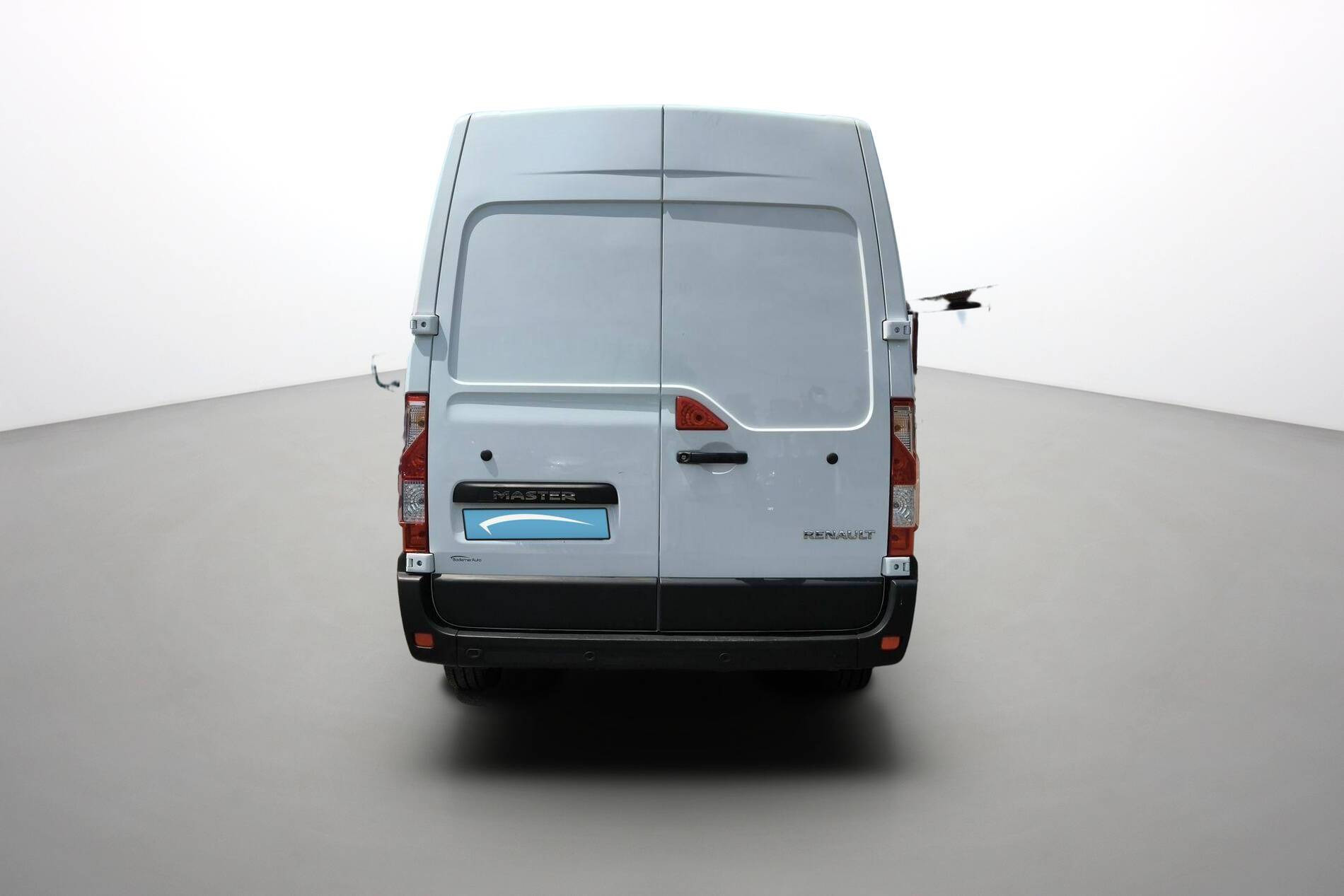 Vente en ligne Renault Master Fourgon MASTER FGN TRAC F3500 L2H2 BLUE DCI 135 au prix de 26 280 €