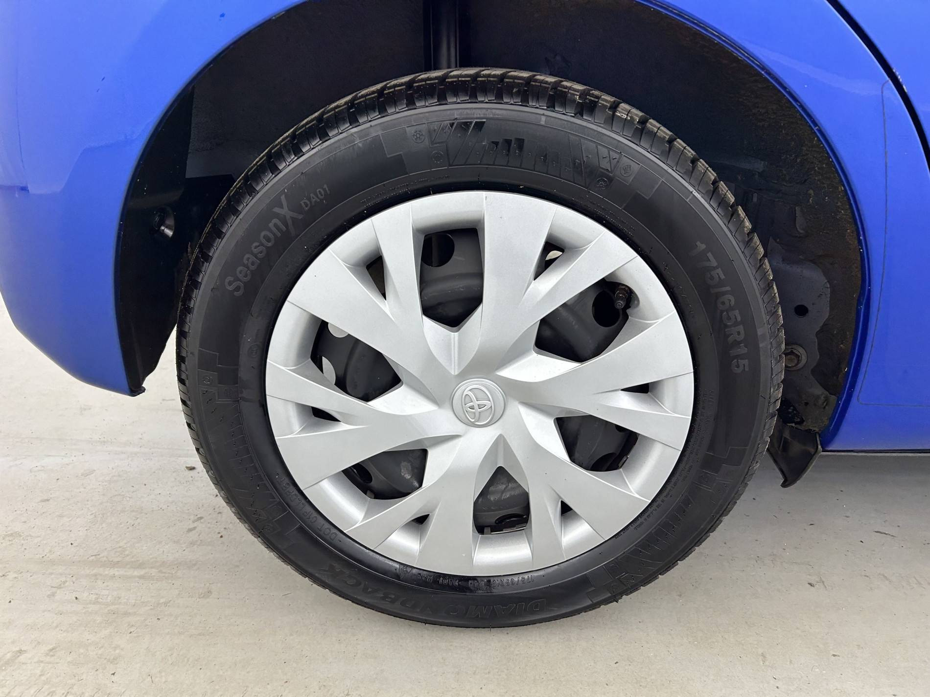 Vente en ligne Toyota Yaris Yaris 110 VVT-i au prix de 13 290 €