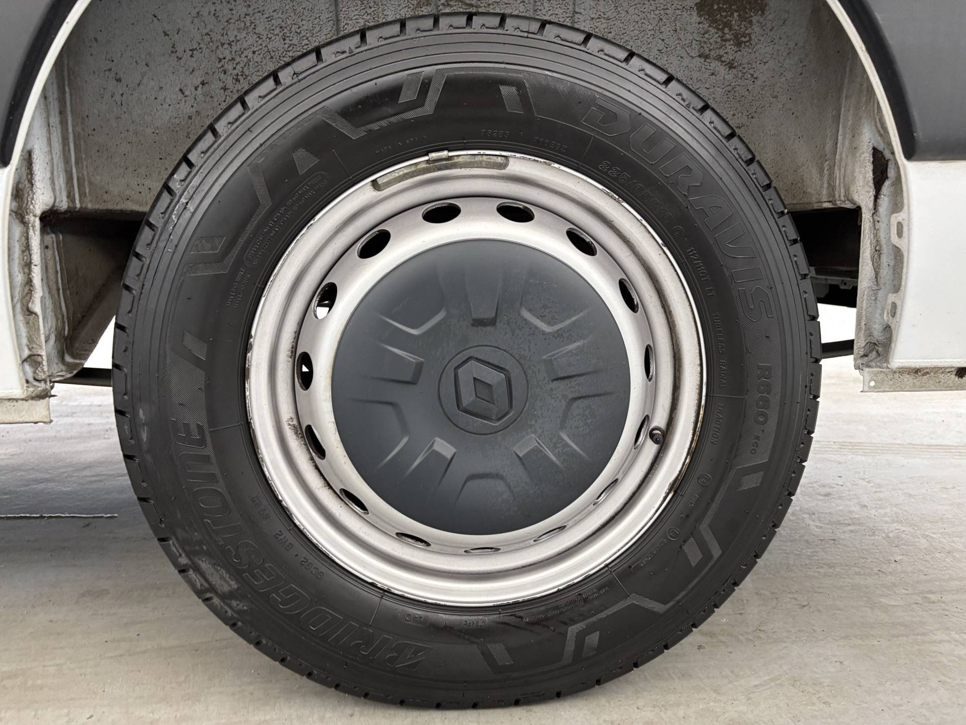Vente en ligne Renault Master Fourgon MASTER FGN TRAC F3500 L2H2 BLUE DCI 135 au prix de 22 990 €