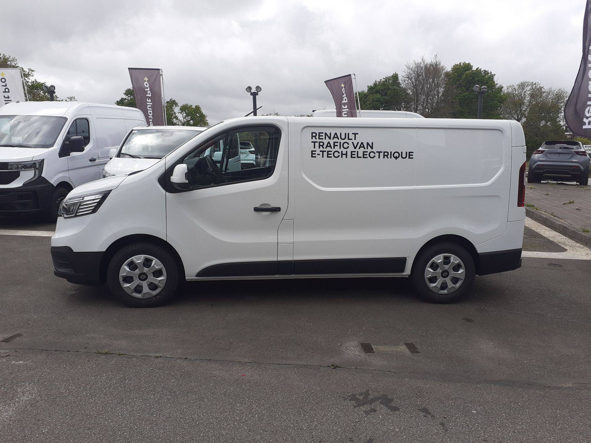 Vente en ligne Renault Trafic Van E-Tech TRAFIC E-TECH ELECTRIQUE FGN L1H1 3T AC22 au prix de 40 224 €