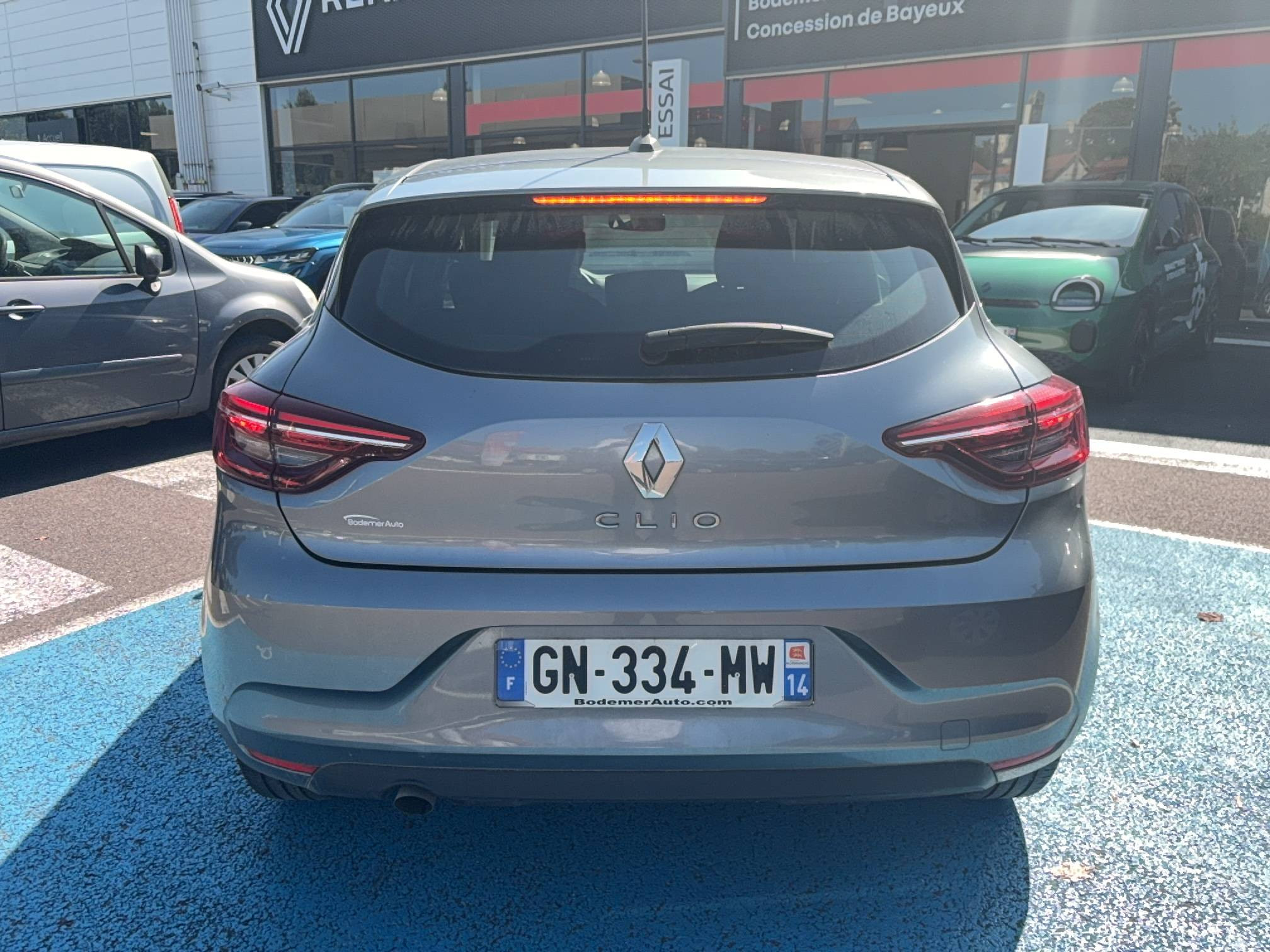 Vente en ligne Renault Clio 5 Clio SCe 65 au prix de 11 990 €