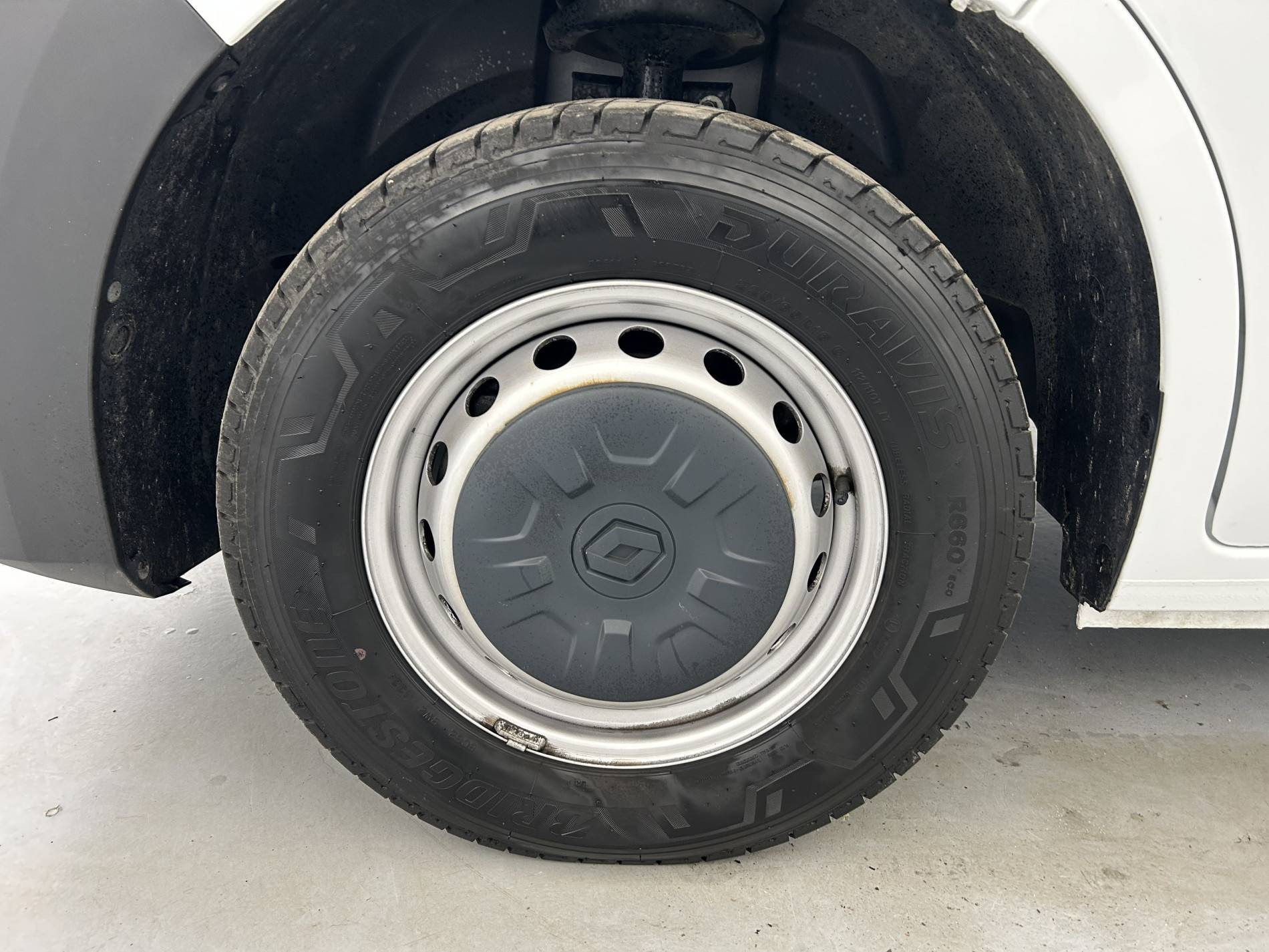 Vente en ligne Renault Master Fourgon MASTER FGN TRAC F3500 L2H2 BLUE DCI 135 au prix de 27 990 €