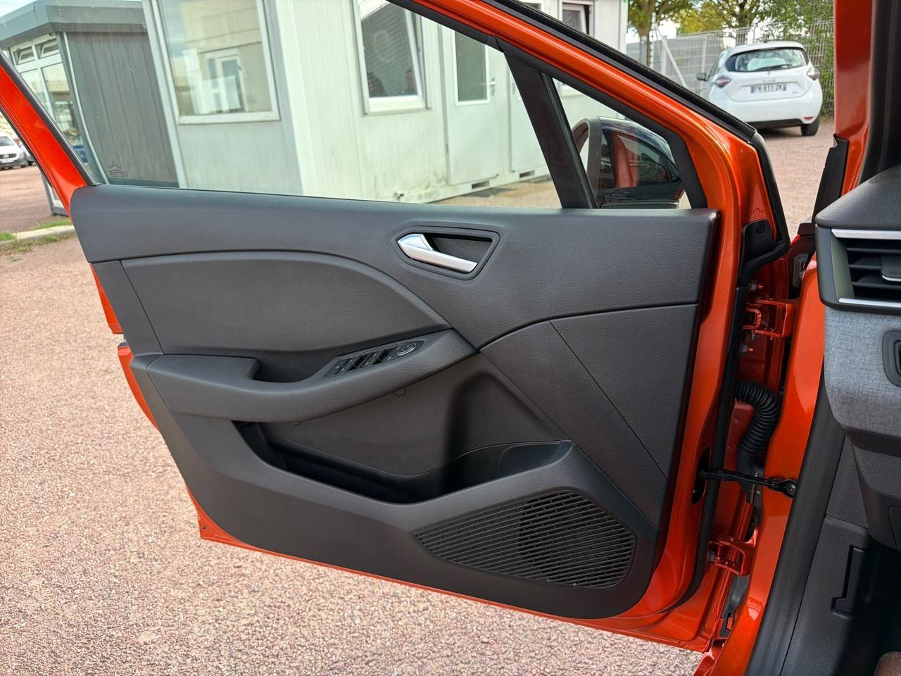 Vente en ligne Renault Clio 5 Clio E-Tech full hybrid 145 ch GSR2 au prix de 17 590 €