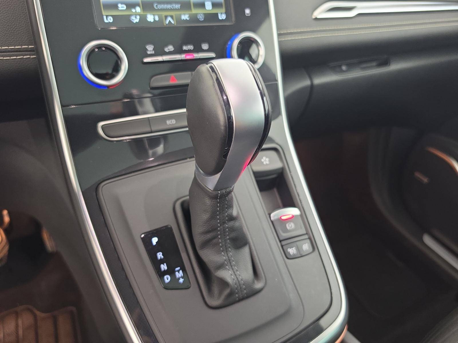Vente en ligne Renault Grand Scenic 4 Grand Scenic TCe 160 FAP EDC au prix de 16 990 €