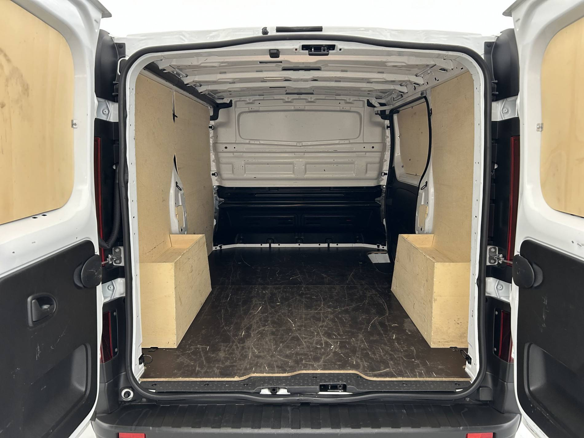 Vente en ligne Renault Trafic 3 Fourgon TRAFIC FGN L1H1 3000 KG BLUE DCI 130 au prix de 24 990 €