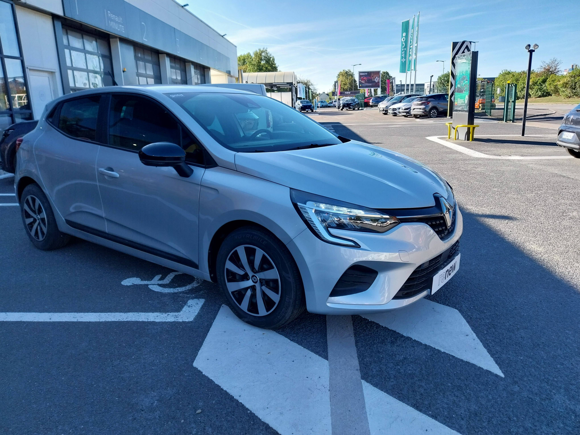 Vente en ligne Renault Clio 5 Clio TCe 90 au prix de 13 300 €
