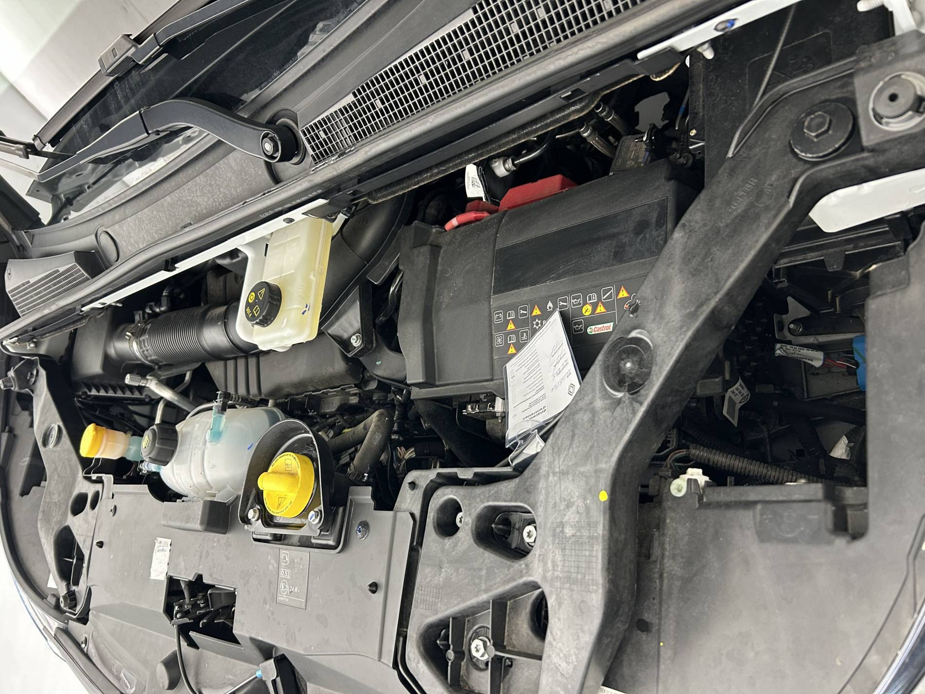 Vente en ligne Renault Trafic 3 Fourgon TRAFIC FGN L2H1 3000 KG BLUE DCI 130 au prix de 23 500 €