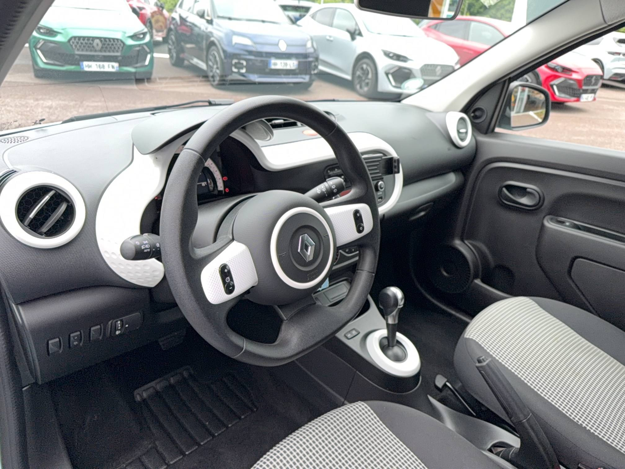 Vente en ligne Renault Twingo Electrique Twingo III E-Tech au prix de 11 990 €
