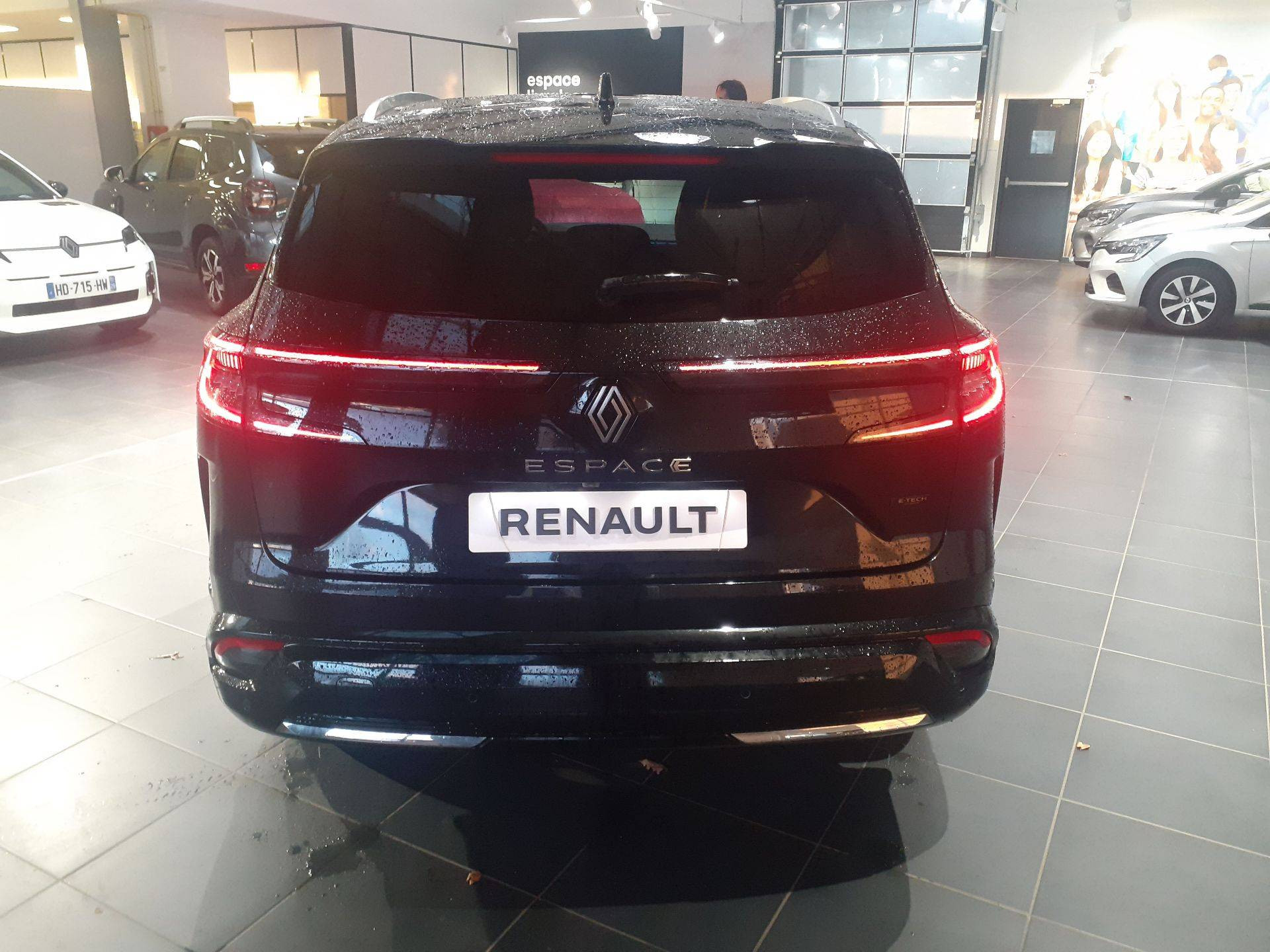 Vente en ligne Renault Espace Espace full hybrid E-Tech 200 ch 5pl au prix de 40 990 €