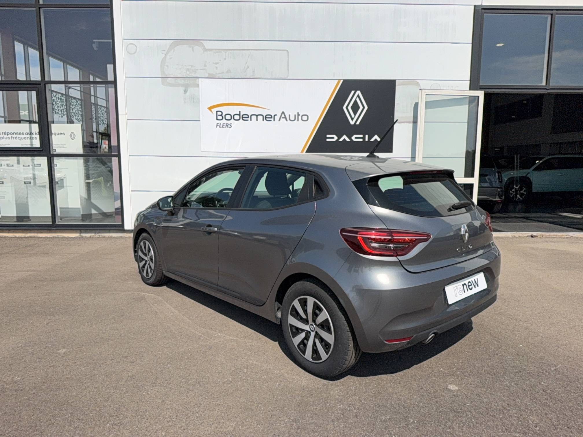 Vente en ligne Renault Clio 5 Clio TCe 90 au prix de 13 990 €