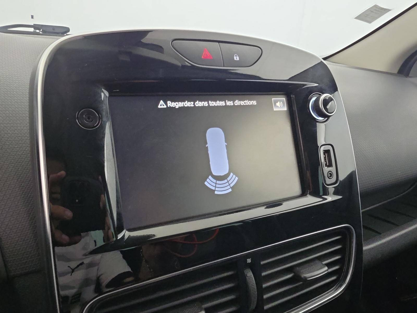 Vente en ligne Renault Clio 4 Clio TCe 90 E6C au prix de 10 990 €