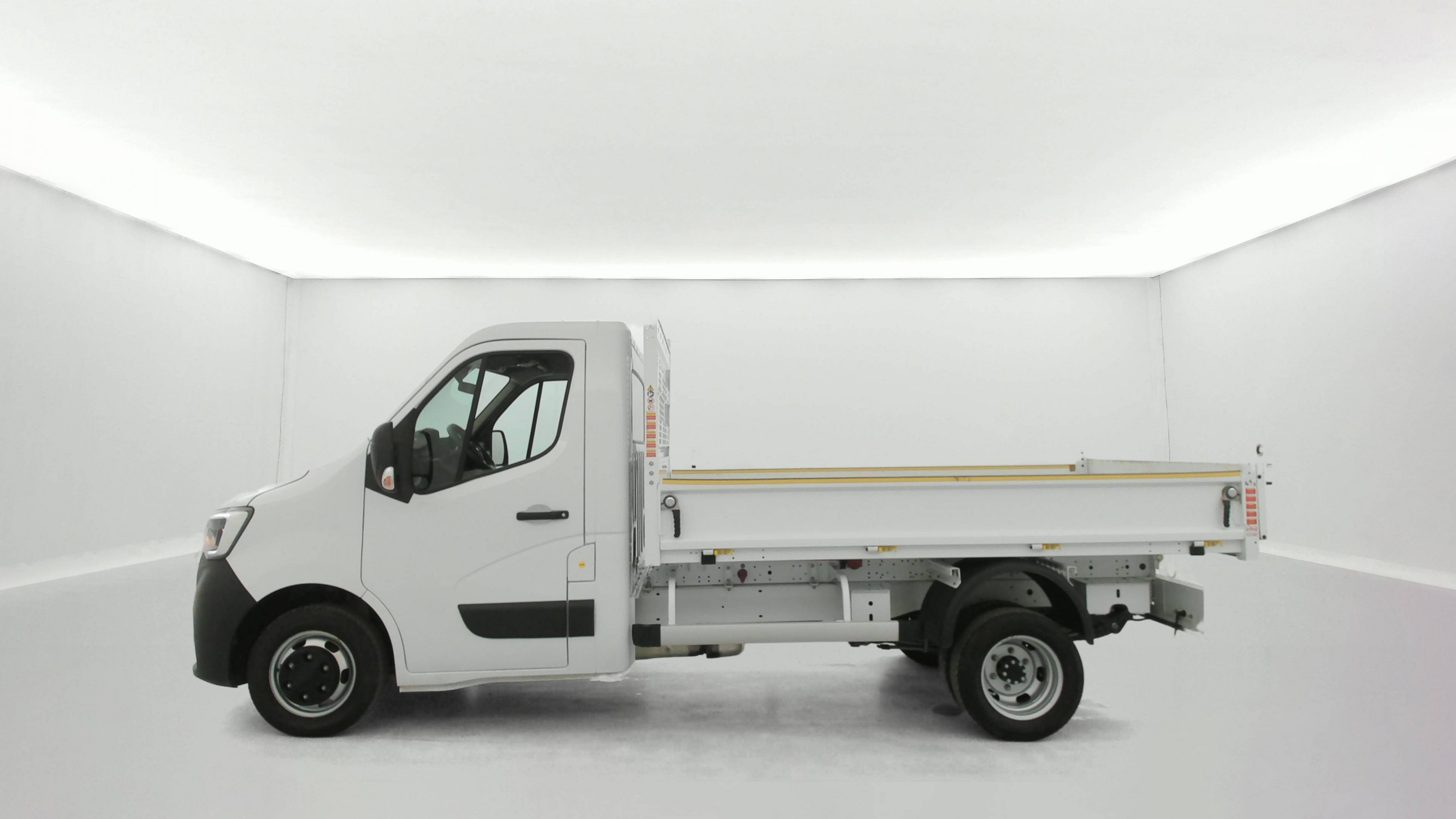 Vente en ligne Renault Master 3 Châssis Cabine MASTER CC PROP RJ3500 L2 PAFC BLUE DCI 130 EURO VI au prix de 32 500 €