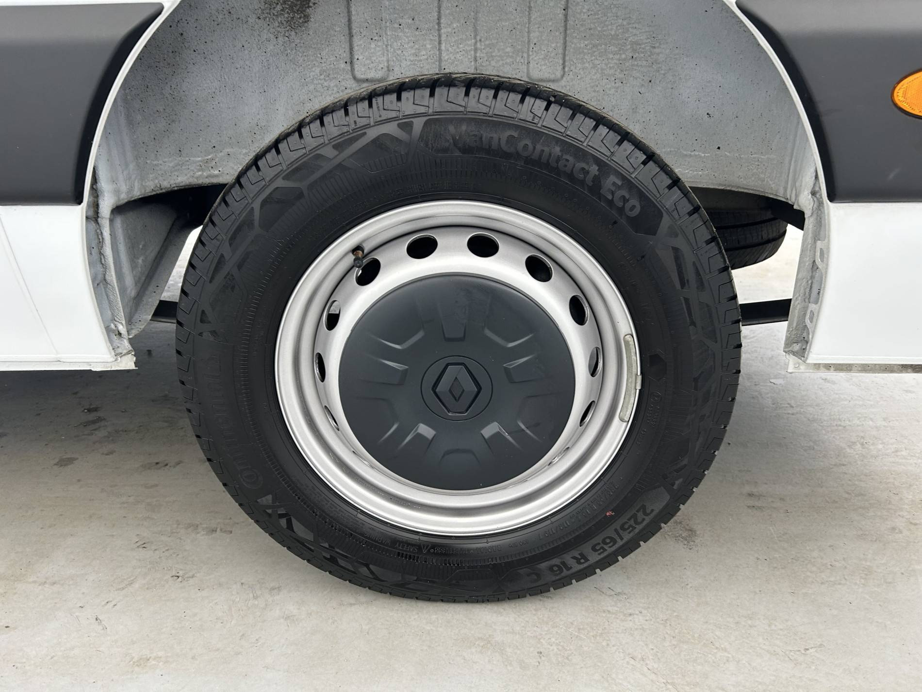 Vente en ligne Renault Master Fourgon MASTER FGN TRAC F3500 L3H3 BLUE DCI 135 au prix de 28 990 €