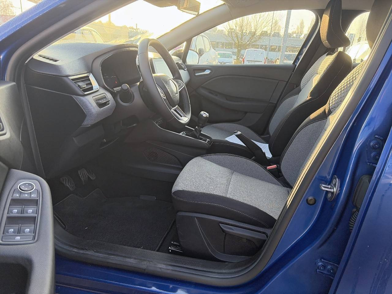 Vente en ligne Renault Clio 5 Clio TCe 90 au prix de 15 990 €