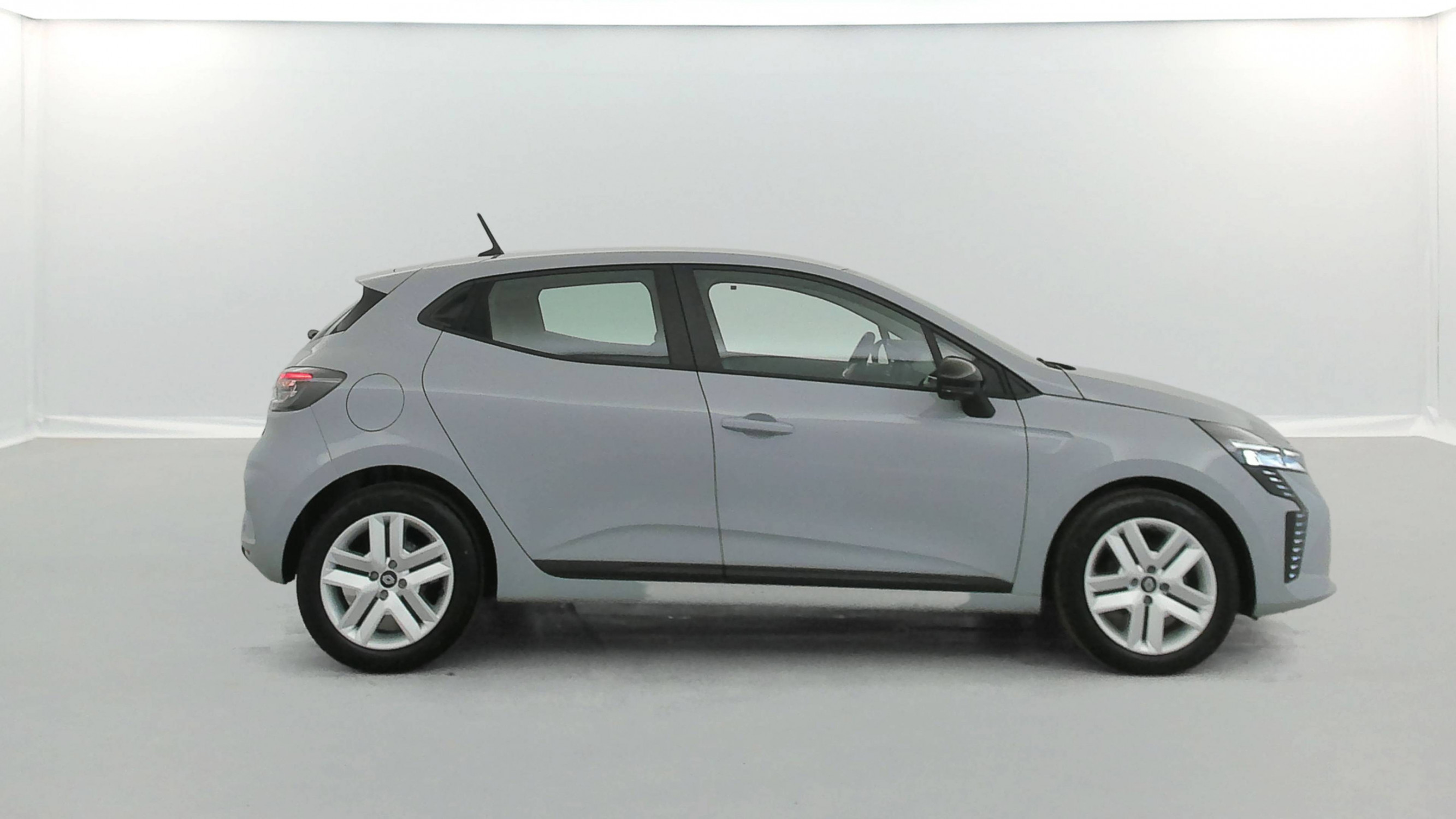 Vente en ligne Renault Clio 5 Clio TCe 90 au prix de 15 990 €