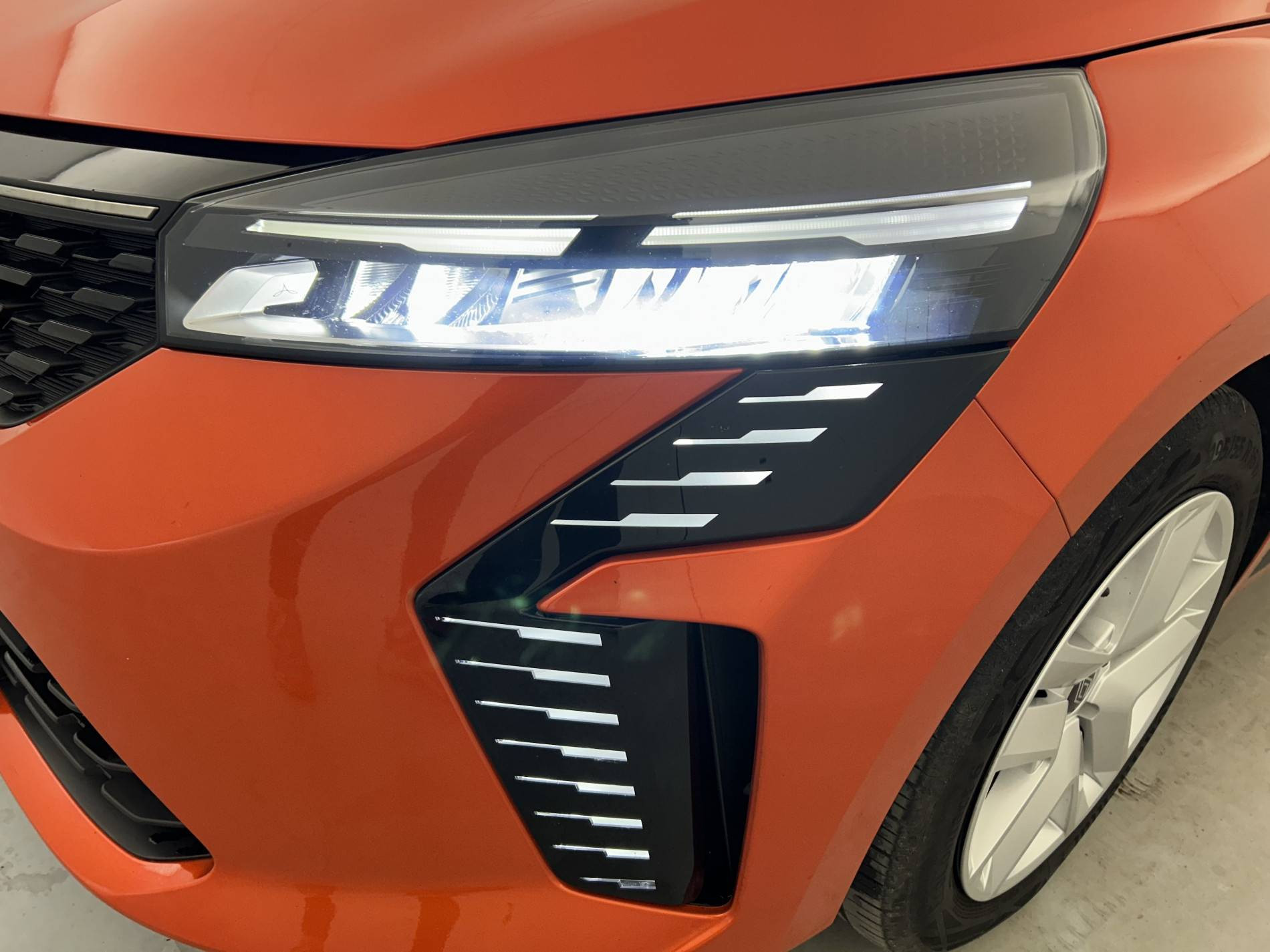 Vente en ligne Renault Clio 5 Clio Eco-G 100 ch GSR2 au prix de 16 290 €