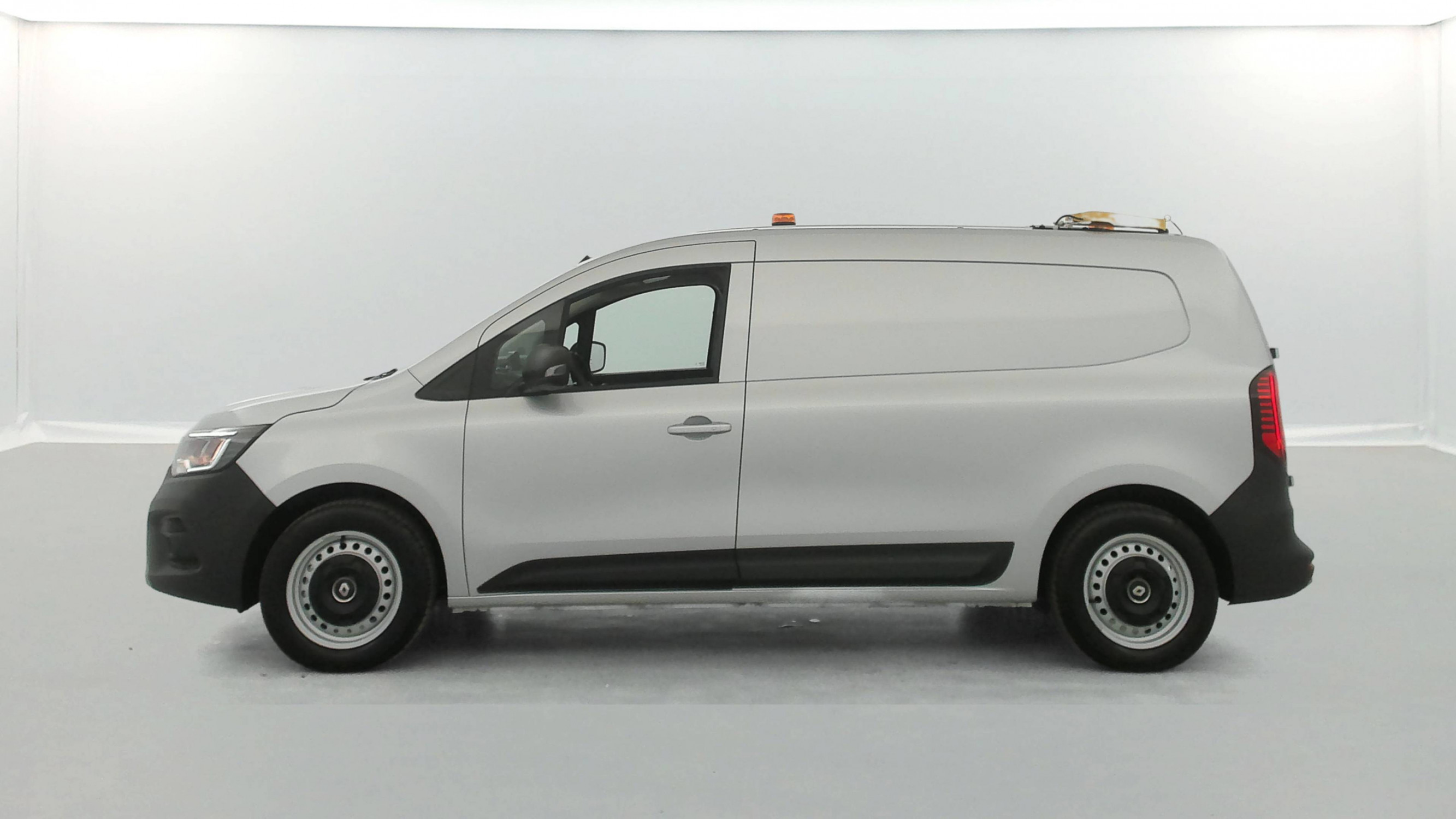 Vente en ligne Renault Kangoo Van E-Tech  L2 EV45  DC 80KW au prix de 23 290 €