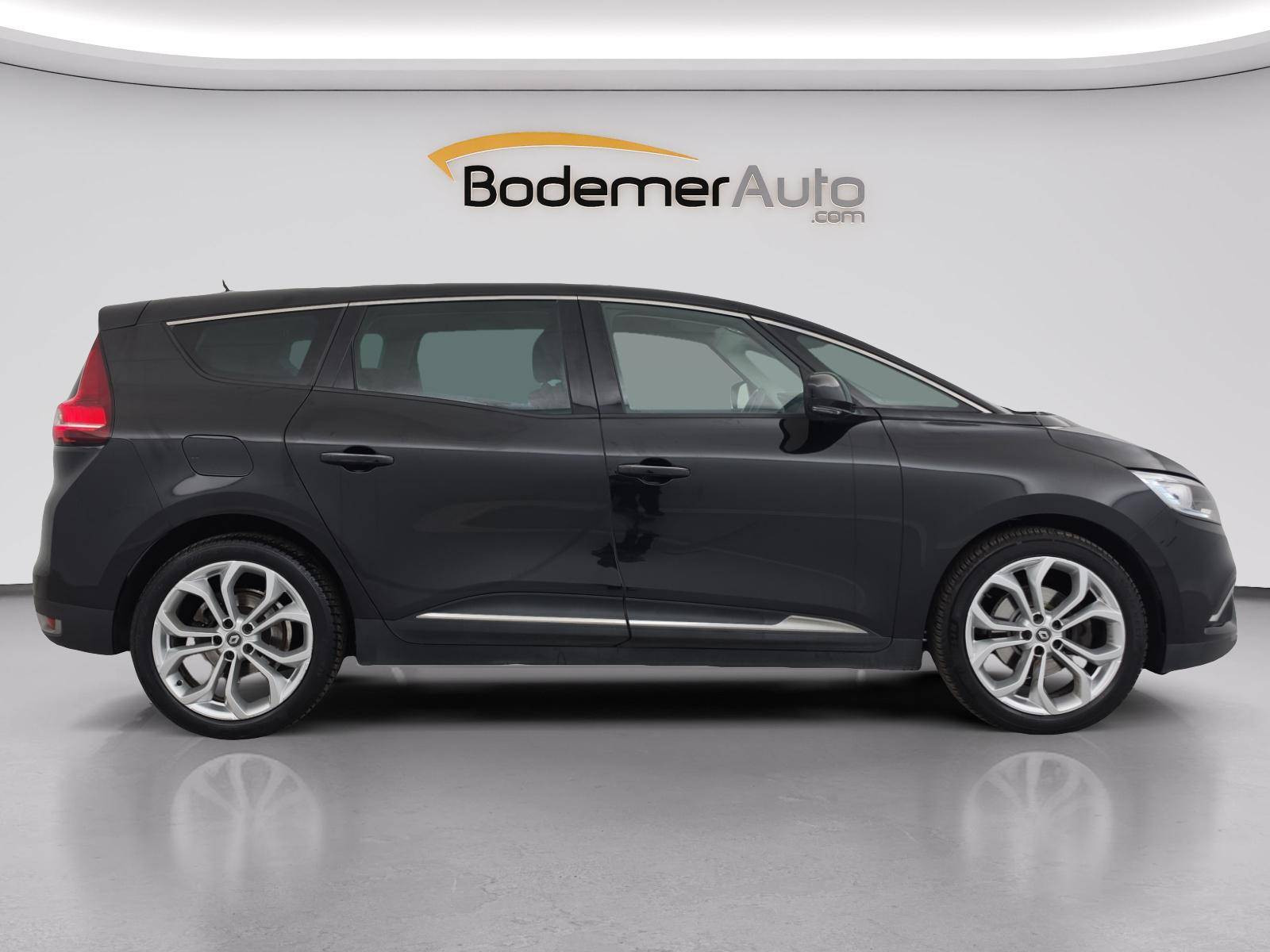 Vente en ligne Renault Grand Scenic 4 Grand Scenic Blue dCi 120 au prix de 13 999 €