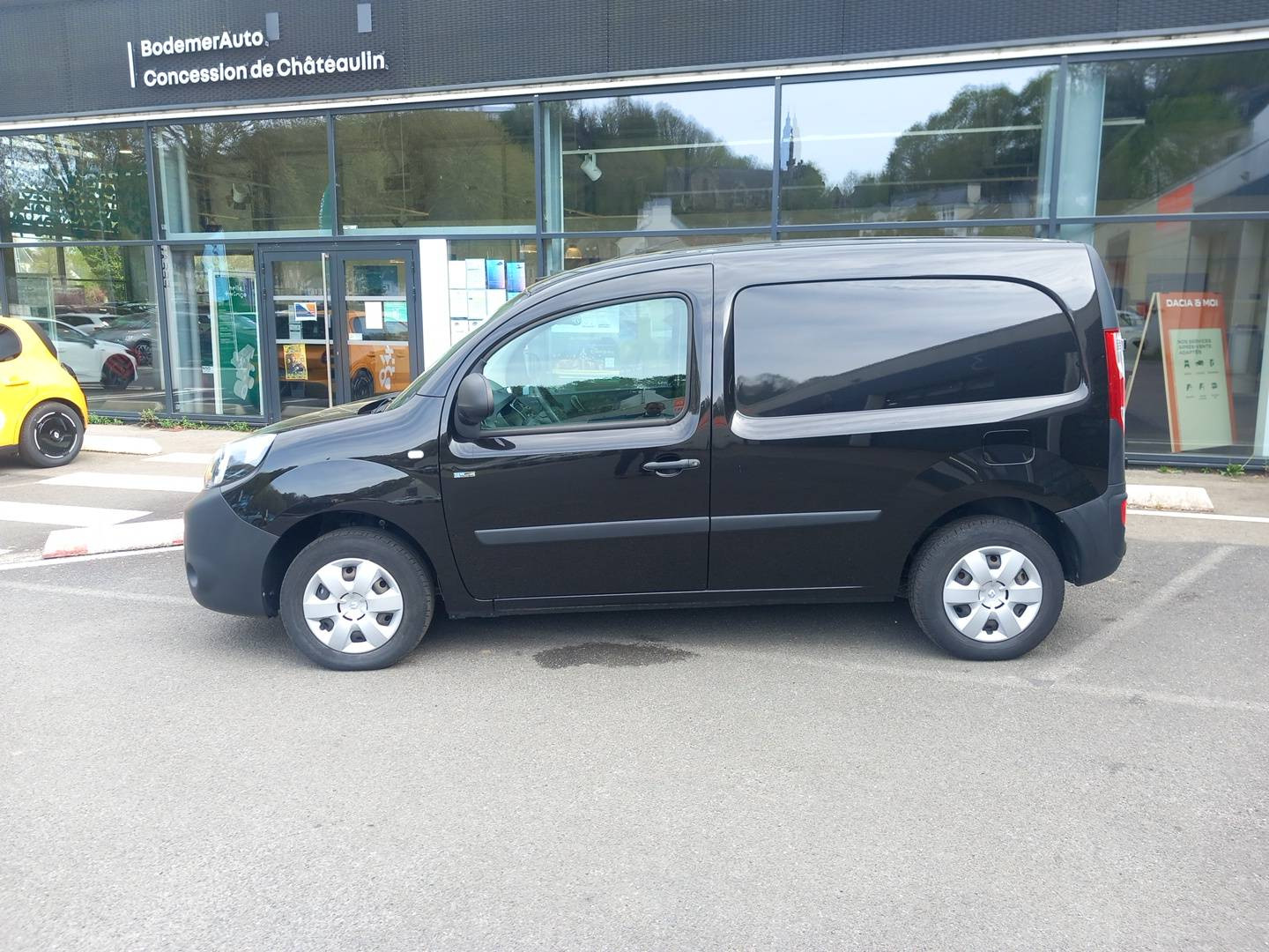 Vente en ligne Renault Kangoo Electrique KANGOO Z.E. ACHAT INTEGRAL au prix de 9 990 €