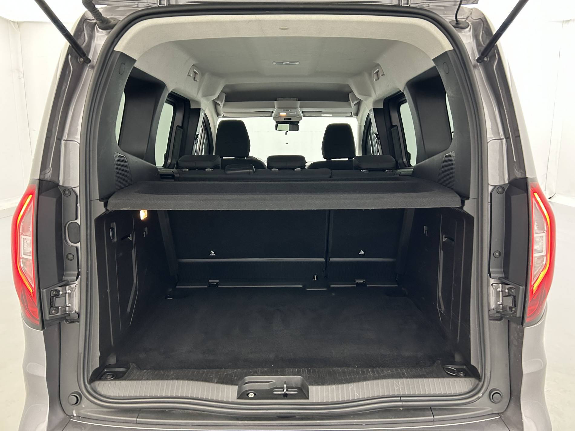 Vente en ligne Renault Kangoo  Blue dCi 95 au prix de 23 990 €