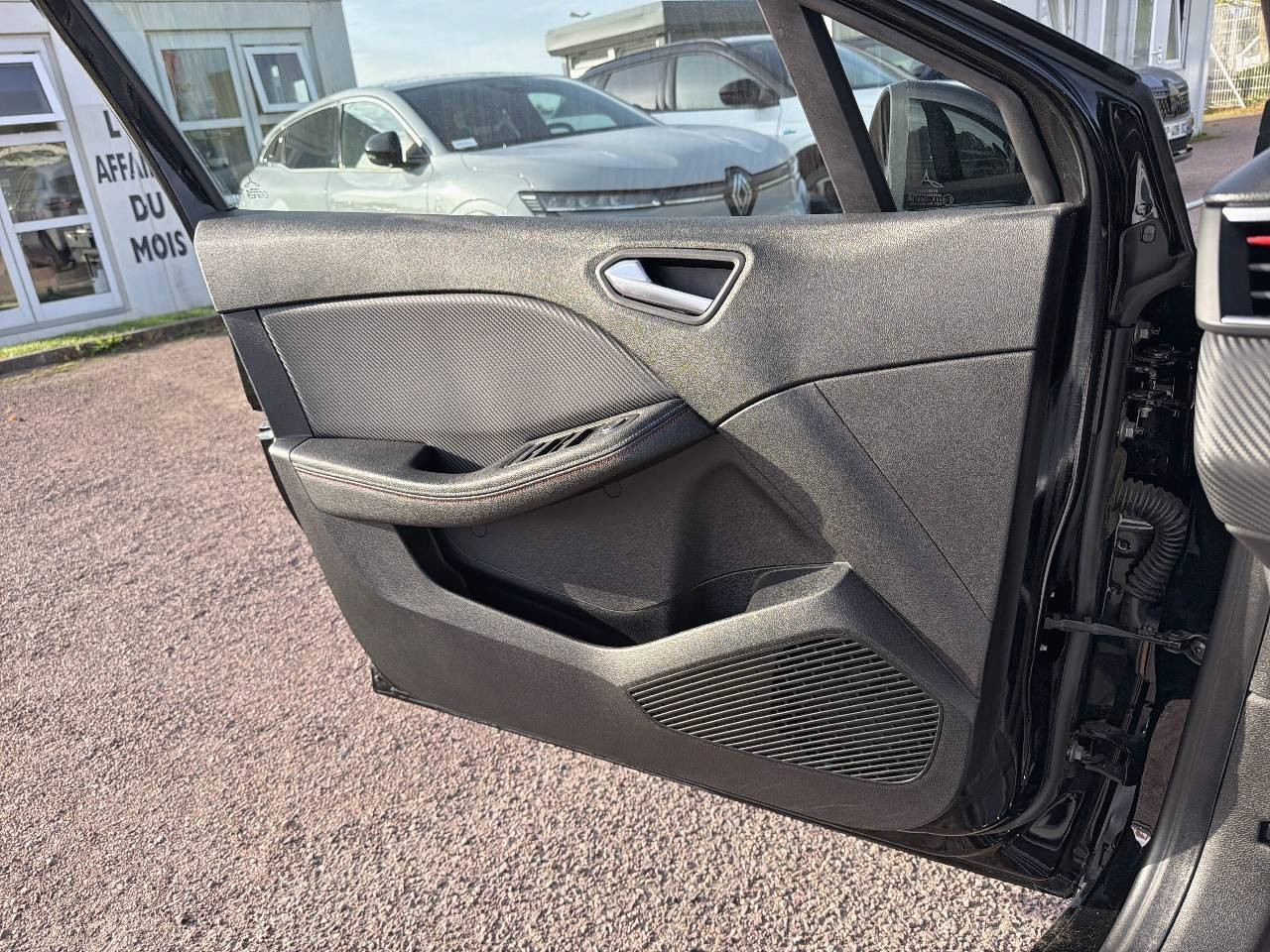 Vente en ligne Renault Clio 5 Clio TCe 140 au prix de 17 290 €