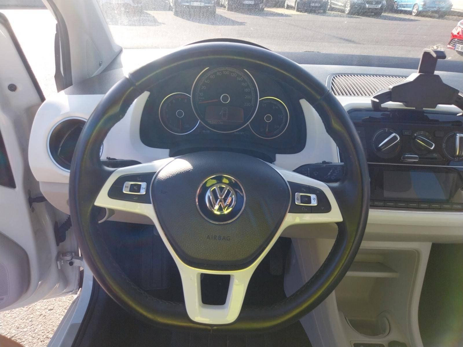 Vente en ligne Volkswagen Up  1.0 75 BlueMotion Technology BVM5 au prix de 9 990 €